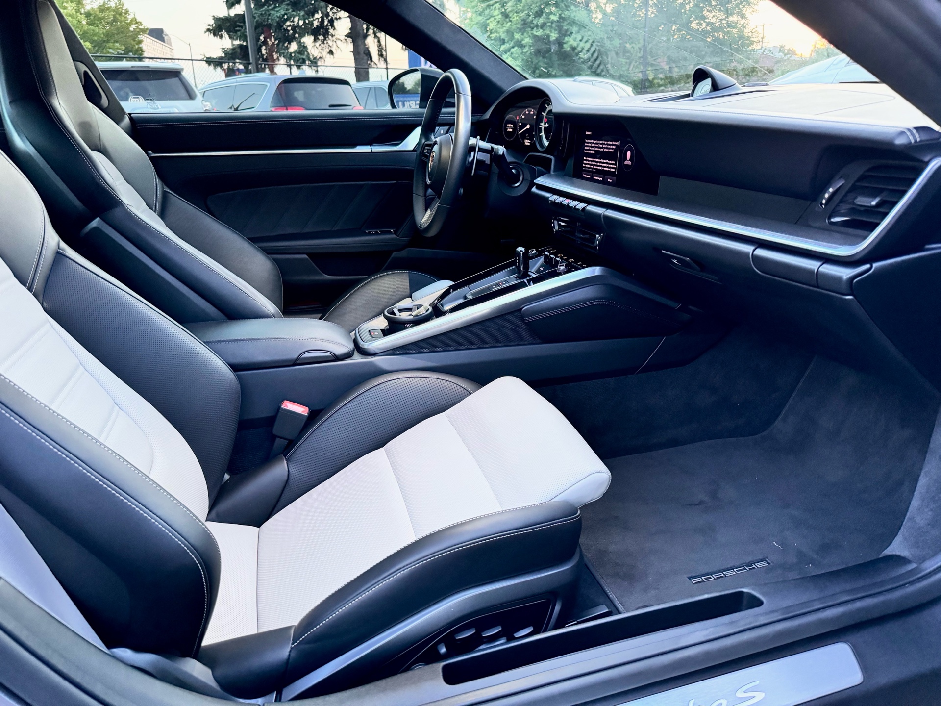 /alphaautosales/2022-Porsche-911-7153100438261957.jpg