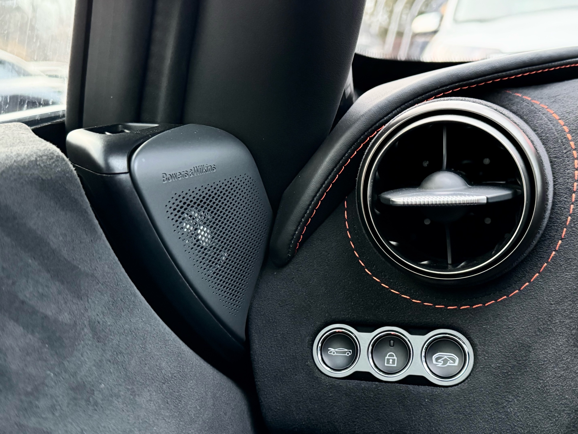 /alphaautosales/2023-McLaren-720S-890209265291628.jpg