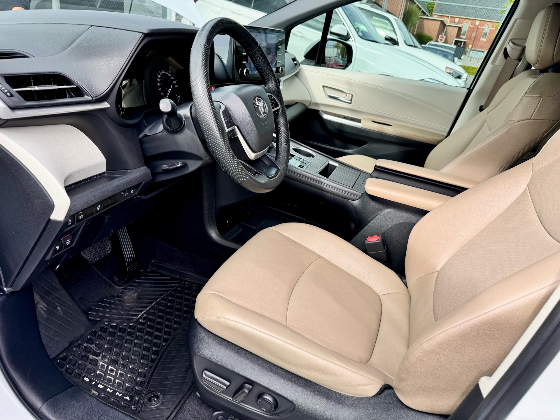 /alphaautosales/2024-Toyota-Sienna-12108803928581136.jpg