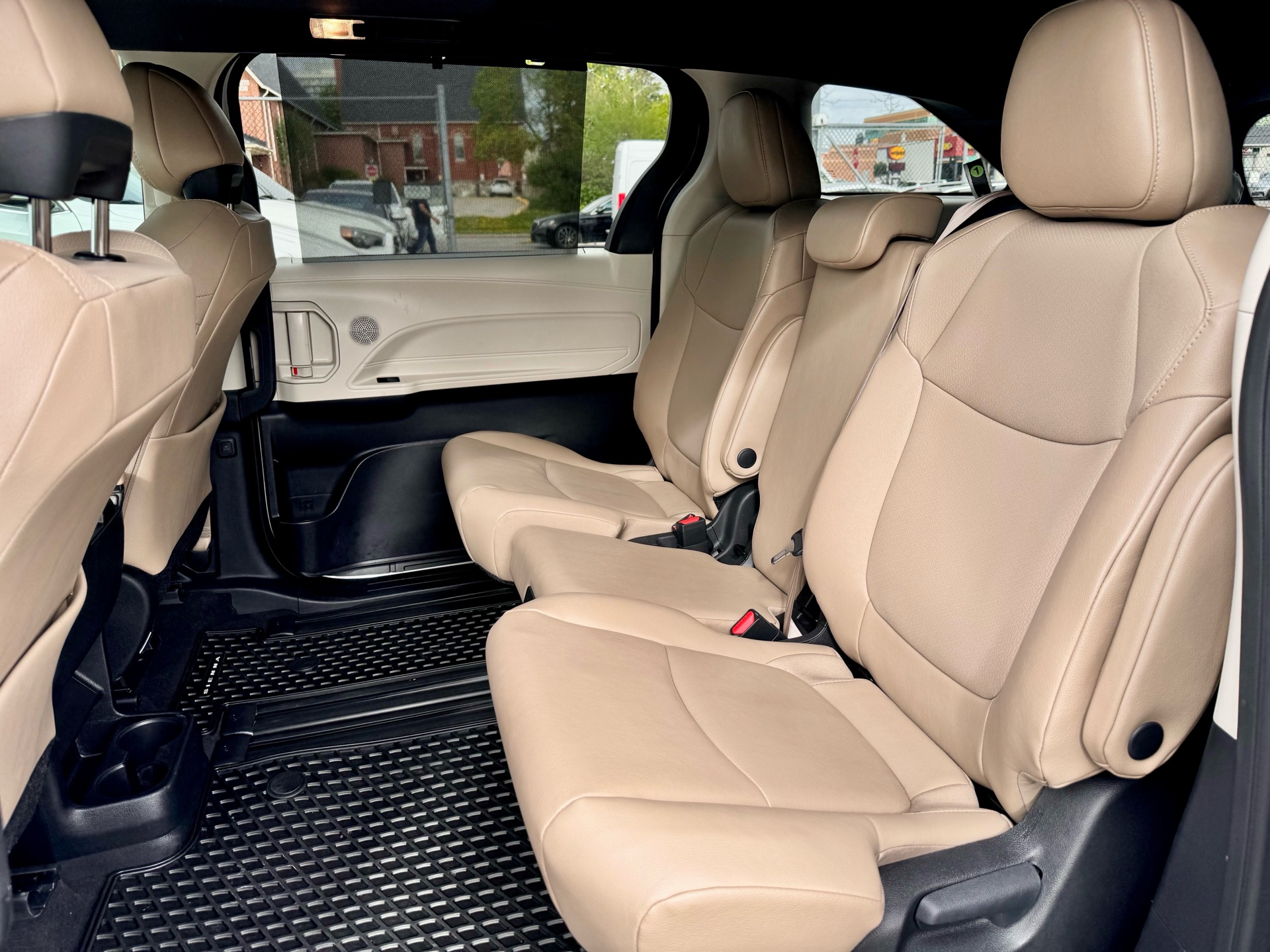 /alphaautosales/2024-Toyota-Sienna-4166850085189189.jpg