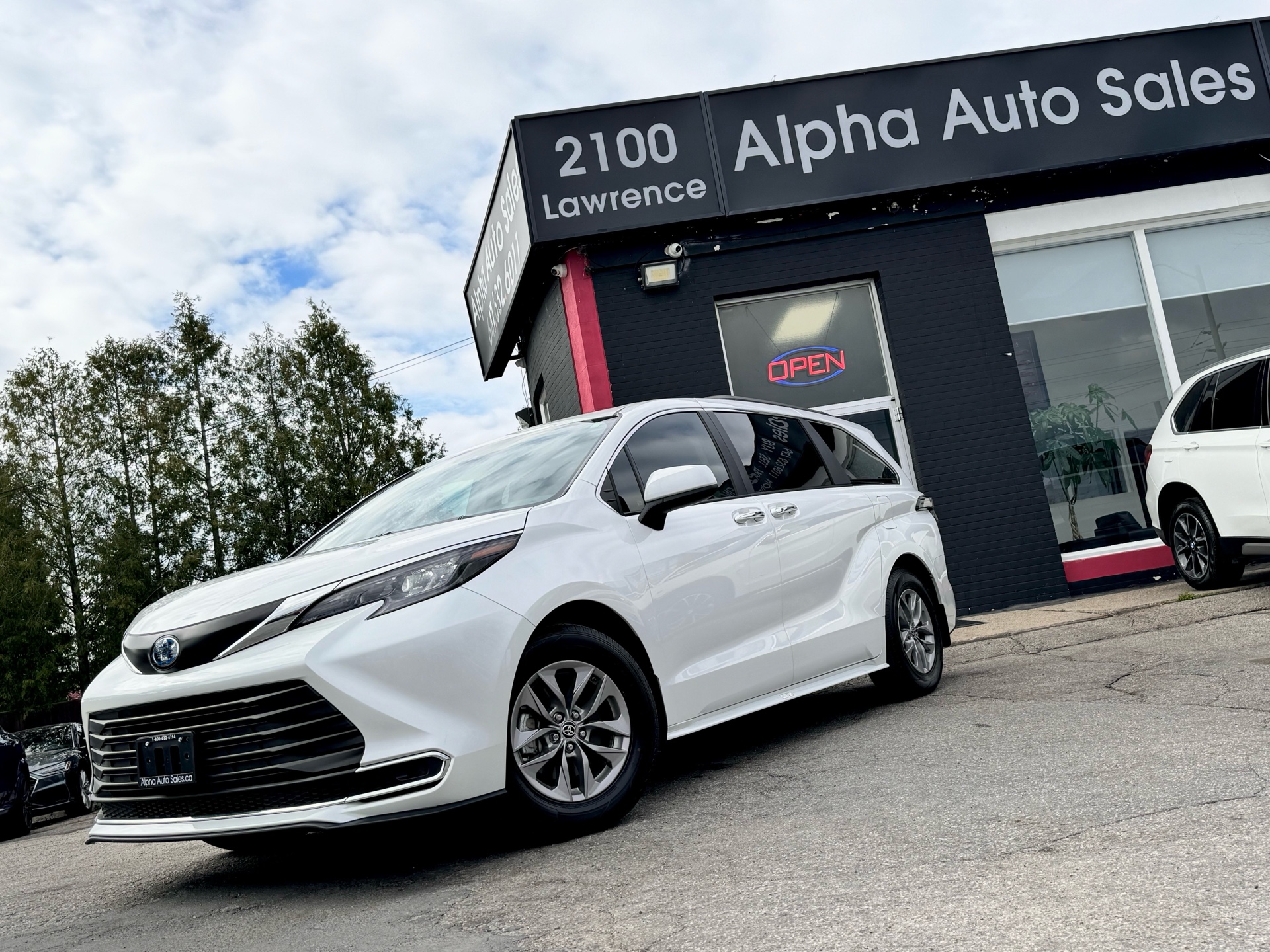 /alphaautosales/2024-Toyota-Sienna-44161549786800913.jpg