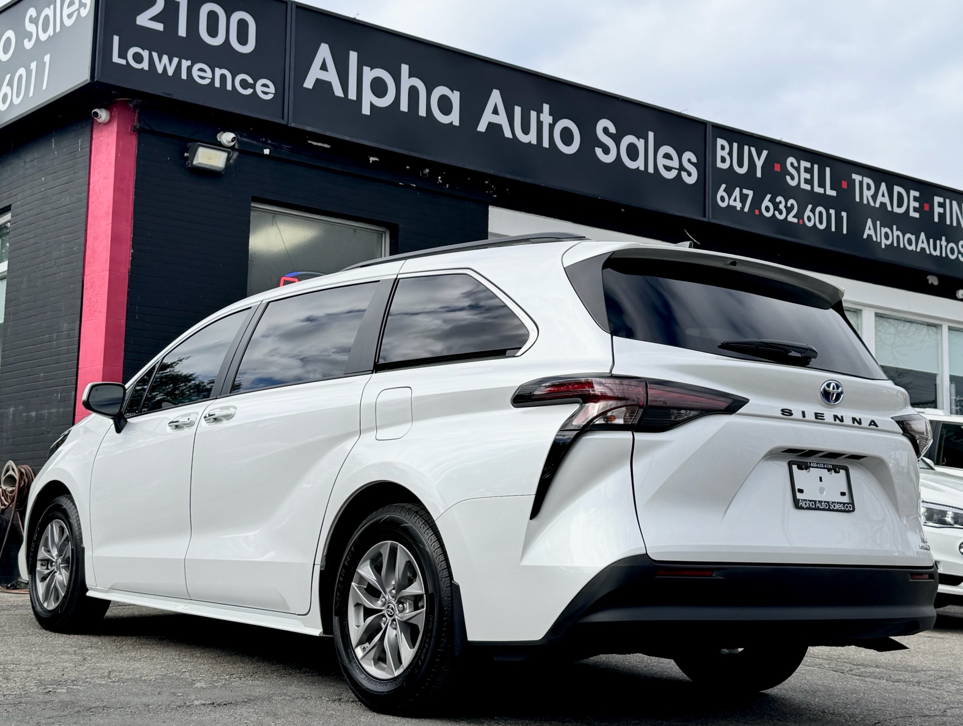 /alphaautosales/2024-Toyota-Sienna-8051578364120875.jpg