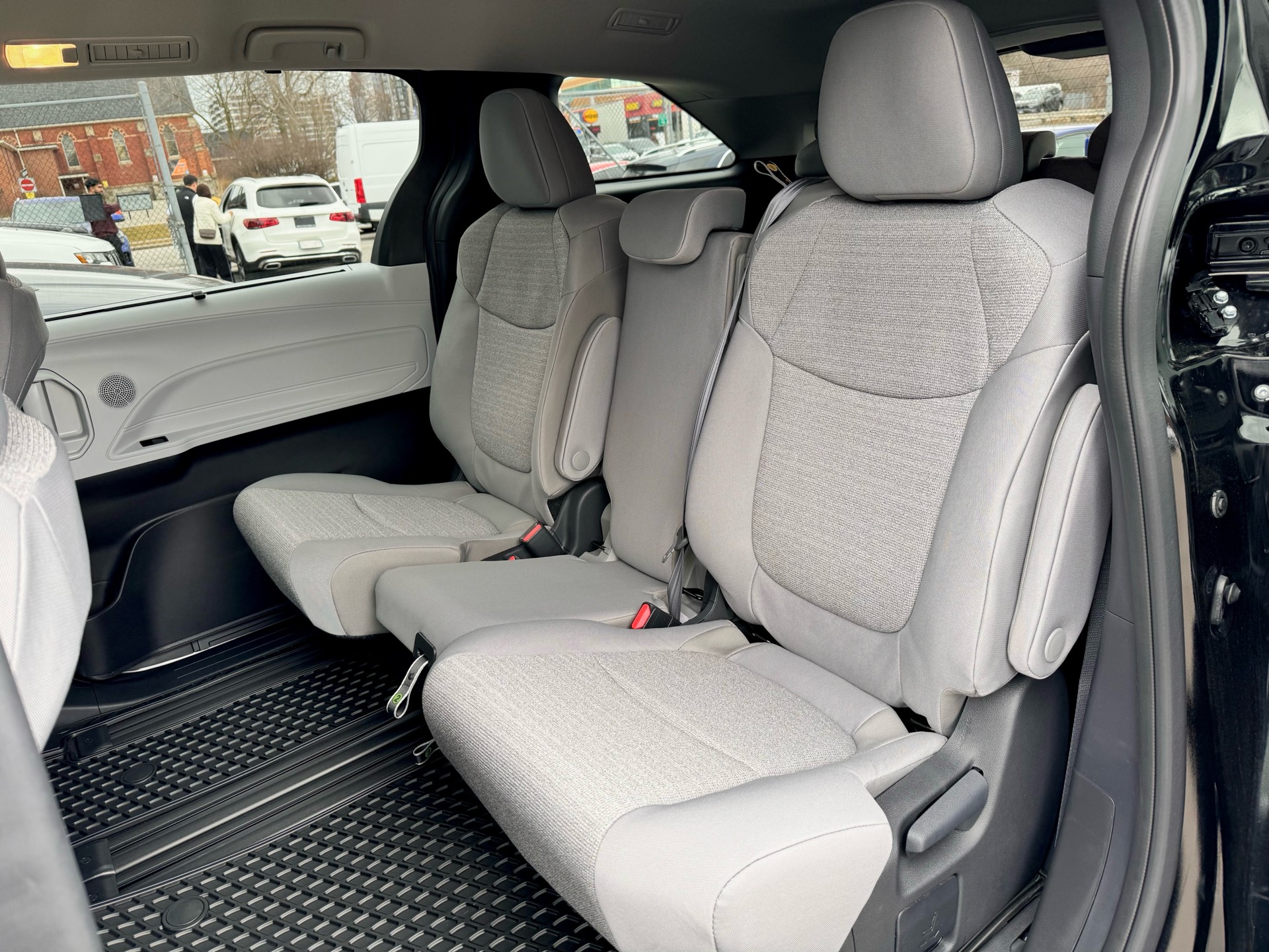 /alphaautosales/2025-Toyota-Sienna-44583108607302835.jpg
