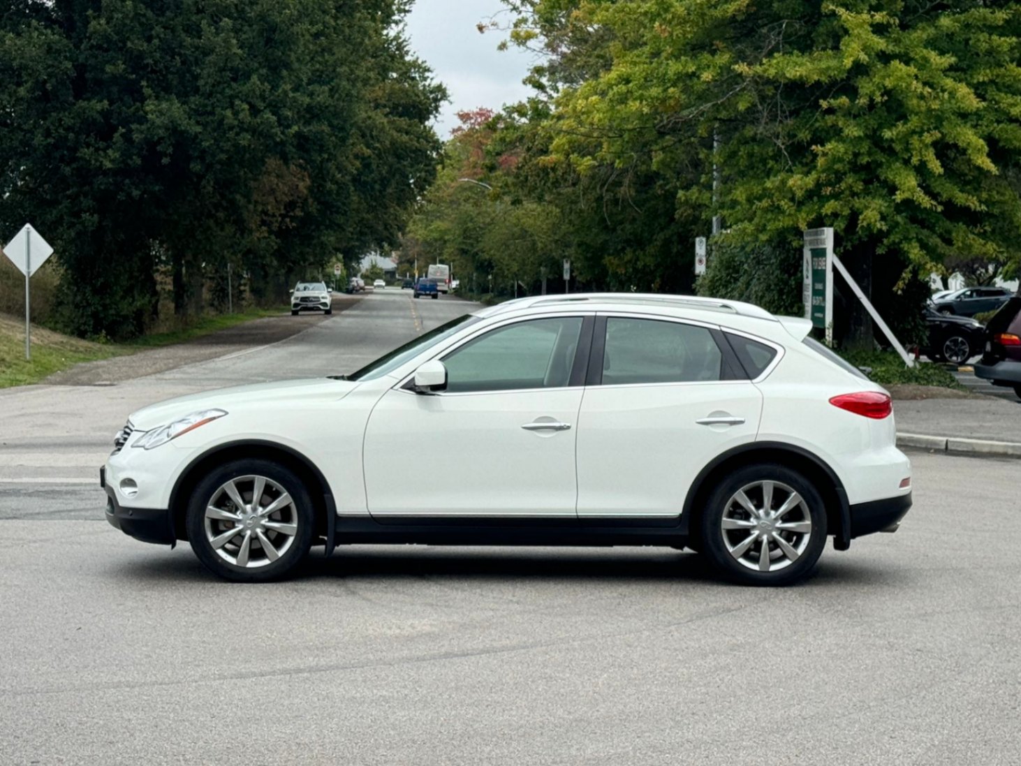 /anycarmotor/2010-INFINITI-EX35-26528213477822415.jpg