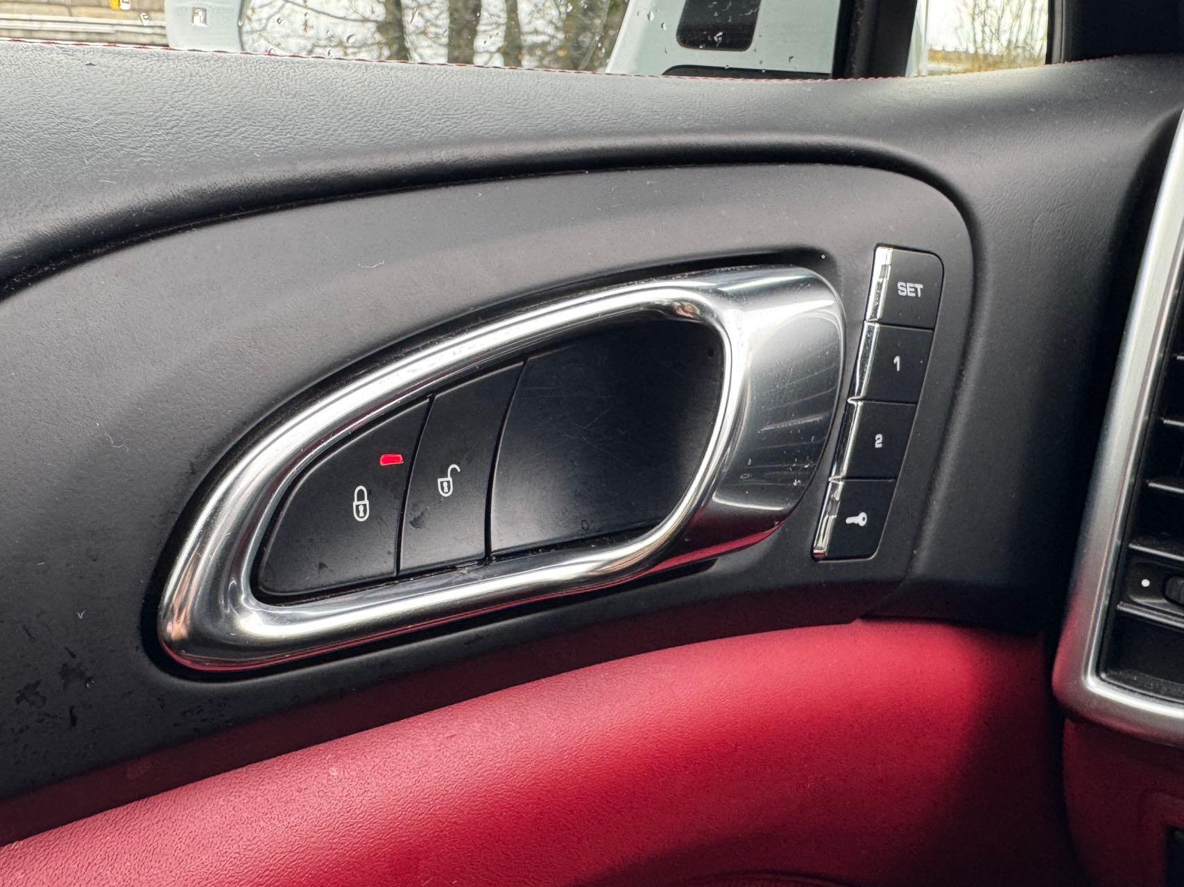 /anycarmotor/2017-Porsche-Cayenne-1837646028585651.jpg