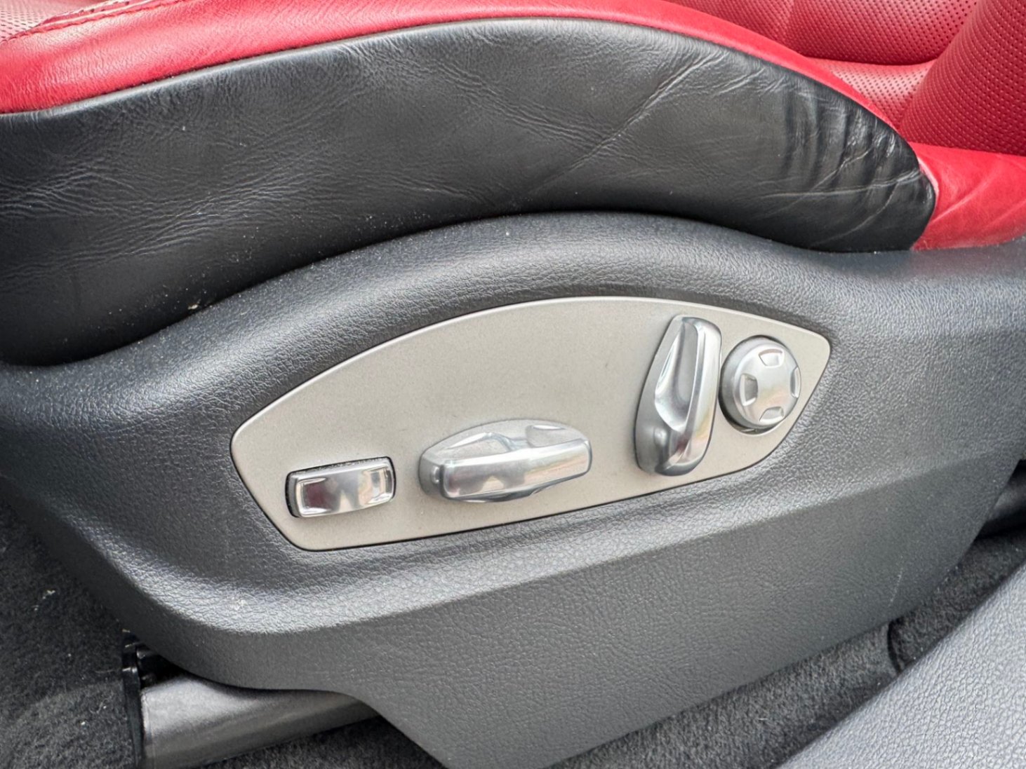 /anycarmotor/2017-Porsche-Cayenne-2636282166924435.jpg