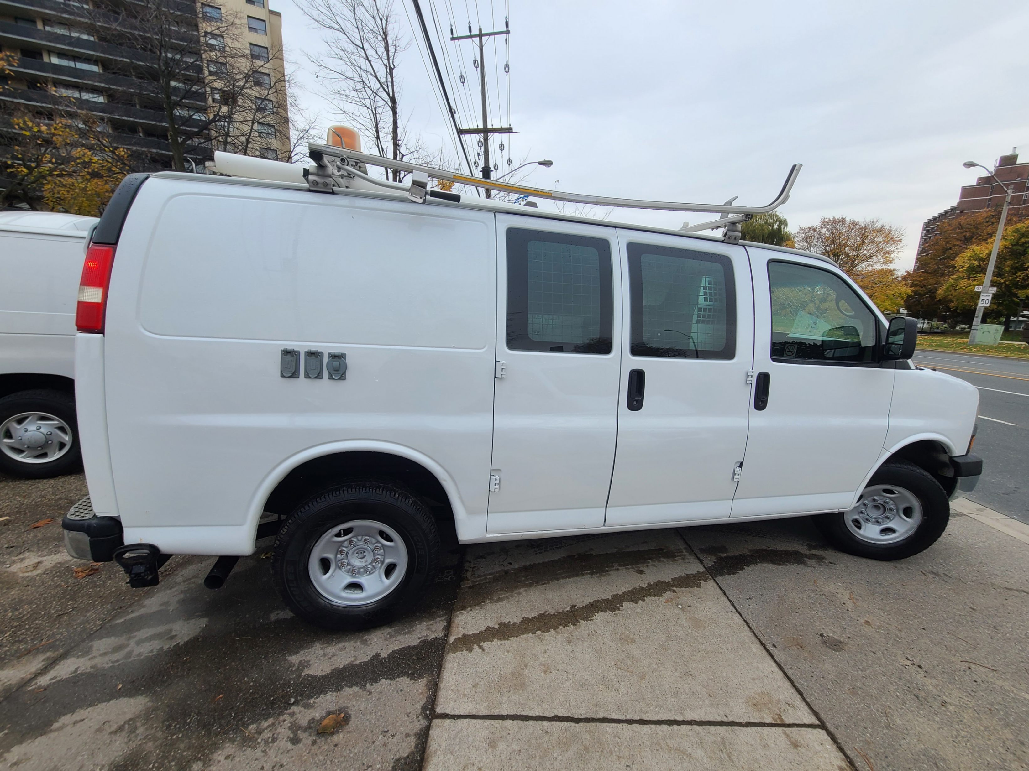 /artaautosales/2009-Chevrolet-Express-39204984673024.jpg