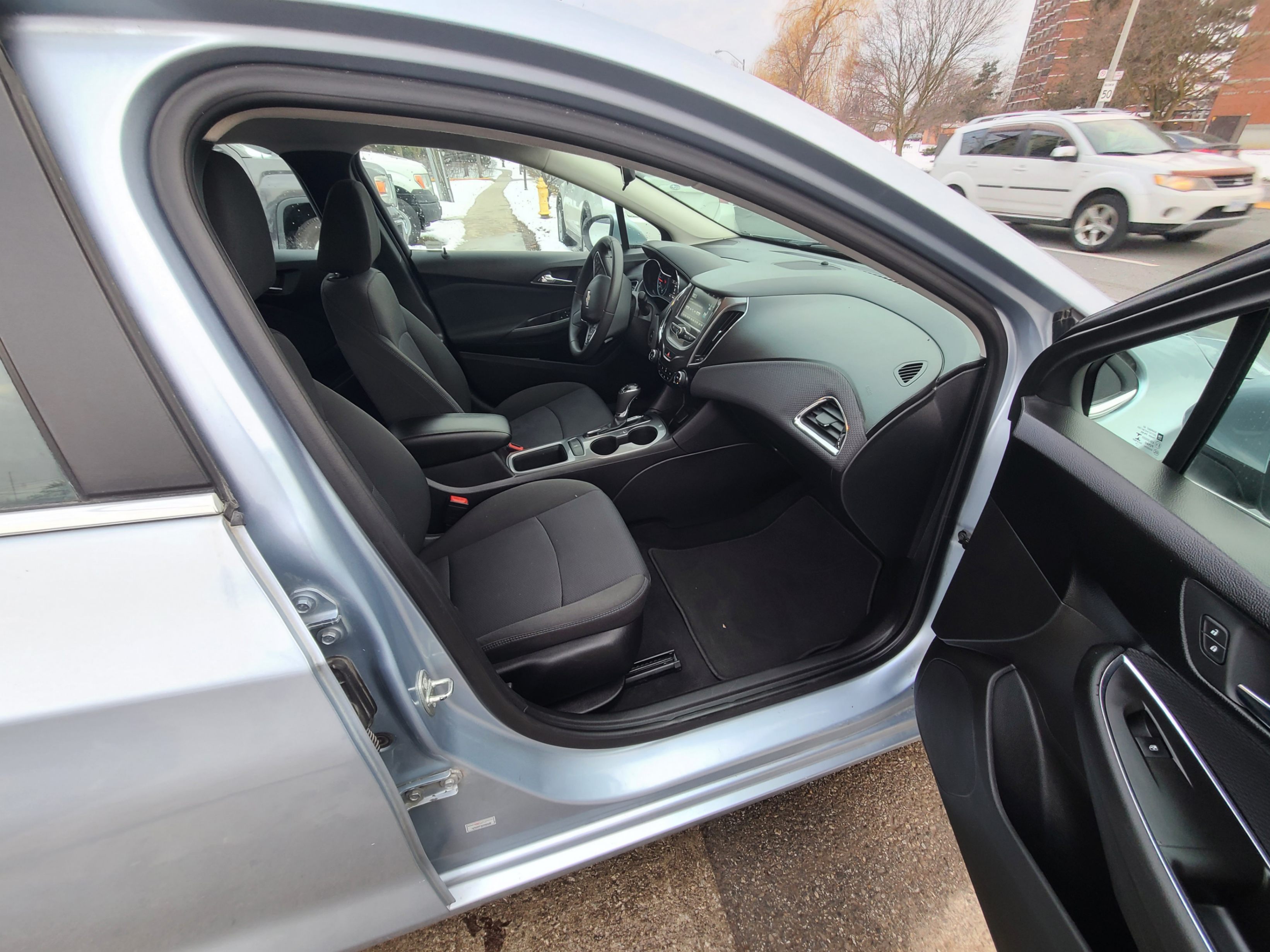 /artaautosales/2018-Chevrolet-Cruze-462975799173855.jpg