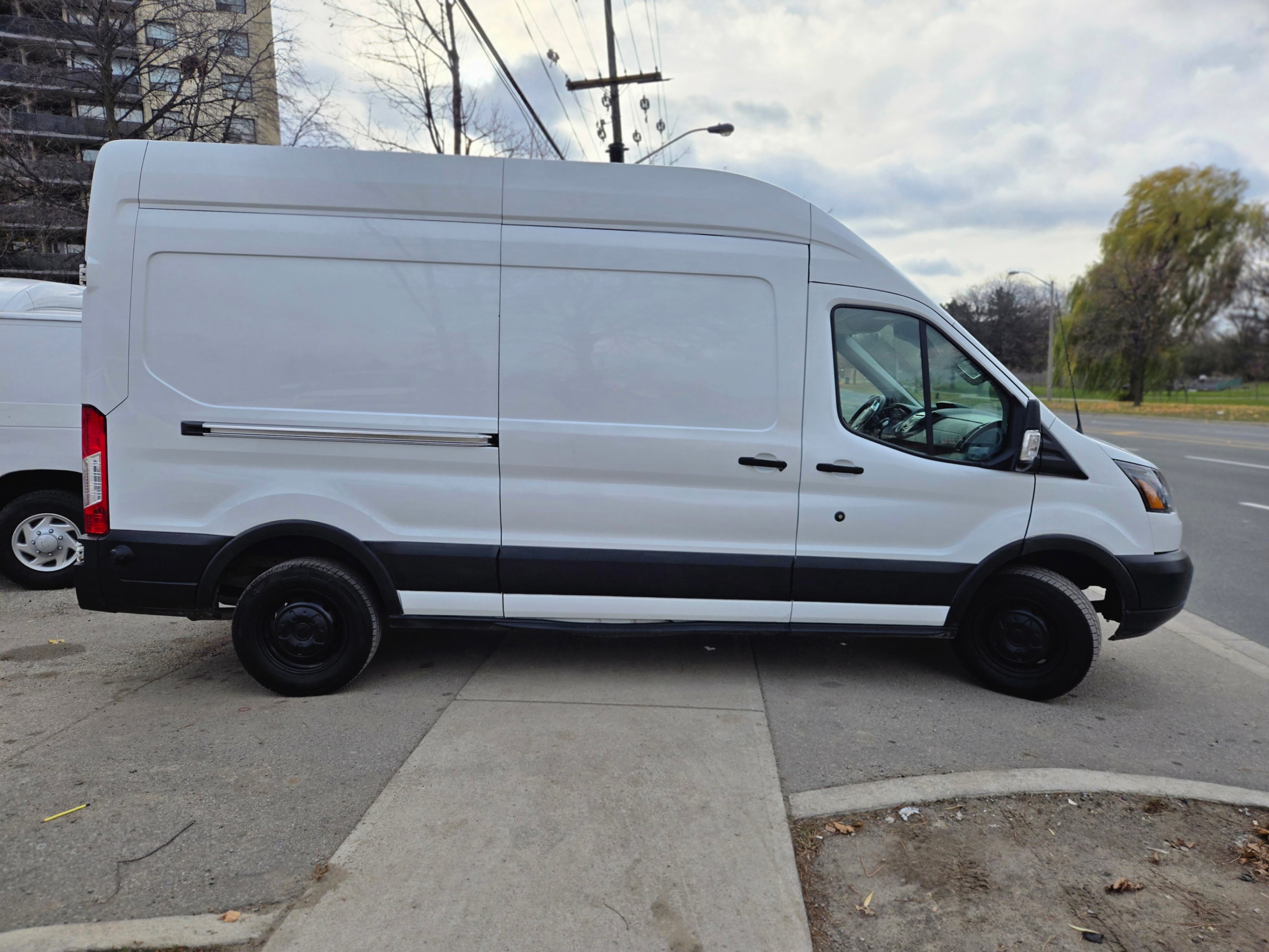 /artaautosales/2019-Ford-Transit-7400929421974023.jpg