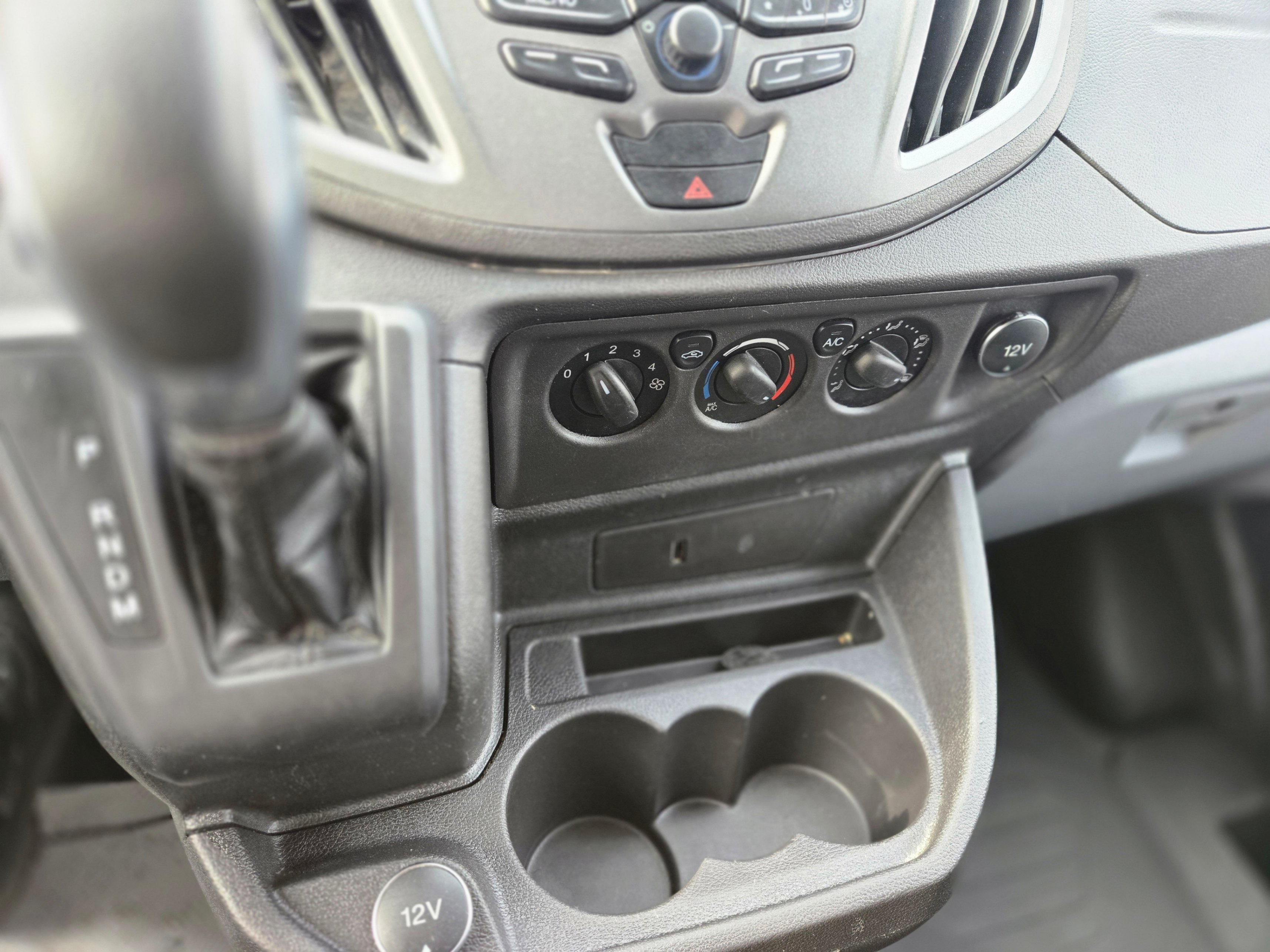 /artaautosales/2019-Ford-Transit-8533733752277028.jpg