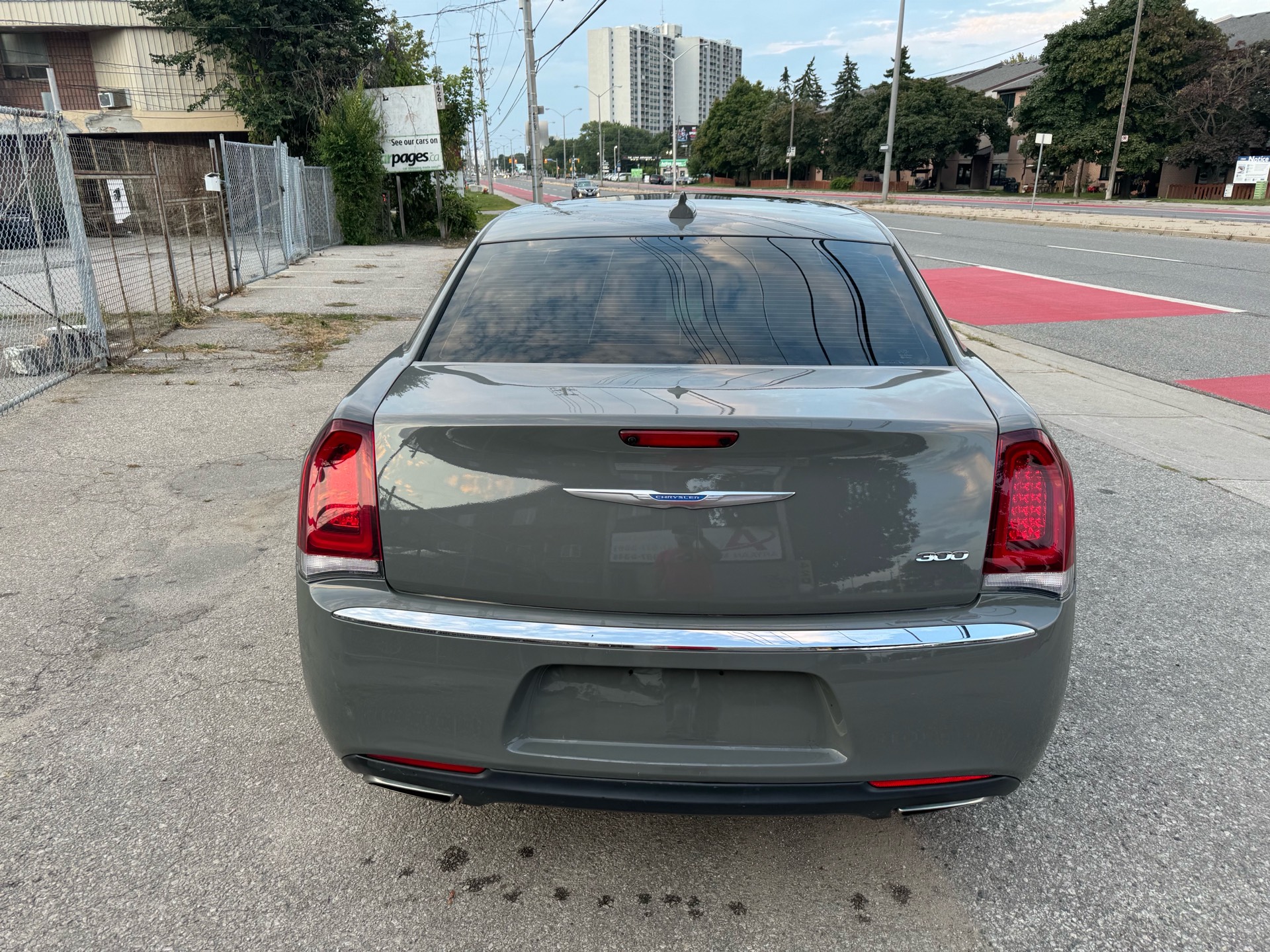 /aryaanmotors/2018-Chrysler-300-13965485912073317.jpg