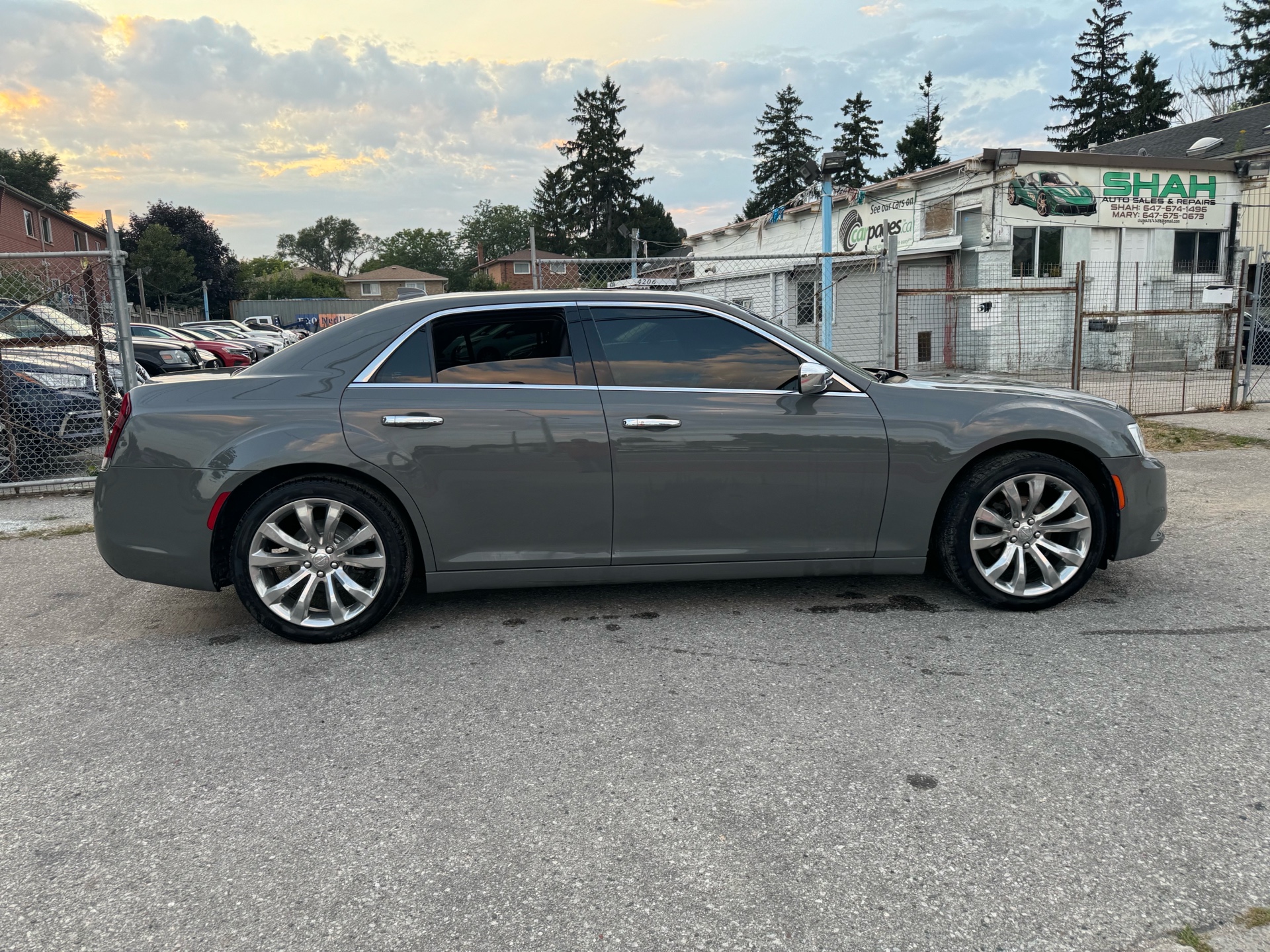 /aryaanmotors/2018-Chrysler-300-6827705587094663.jpg
