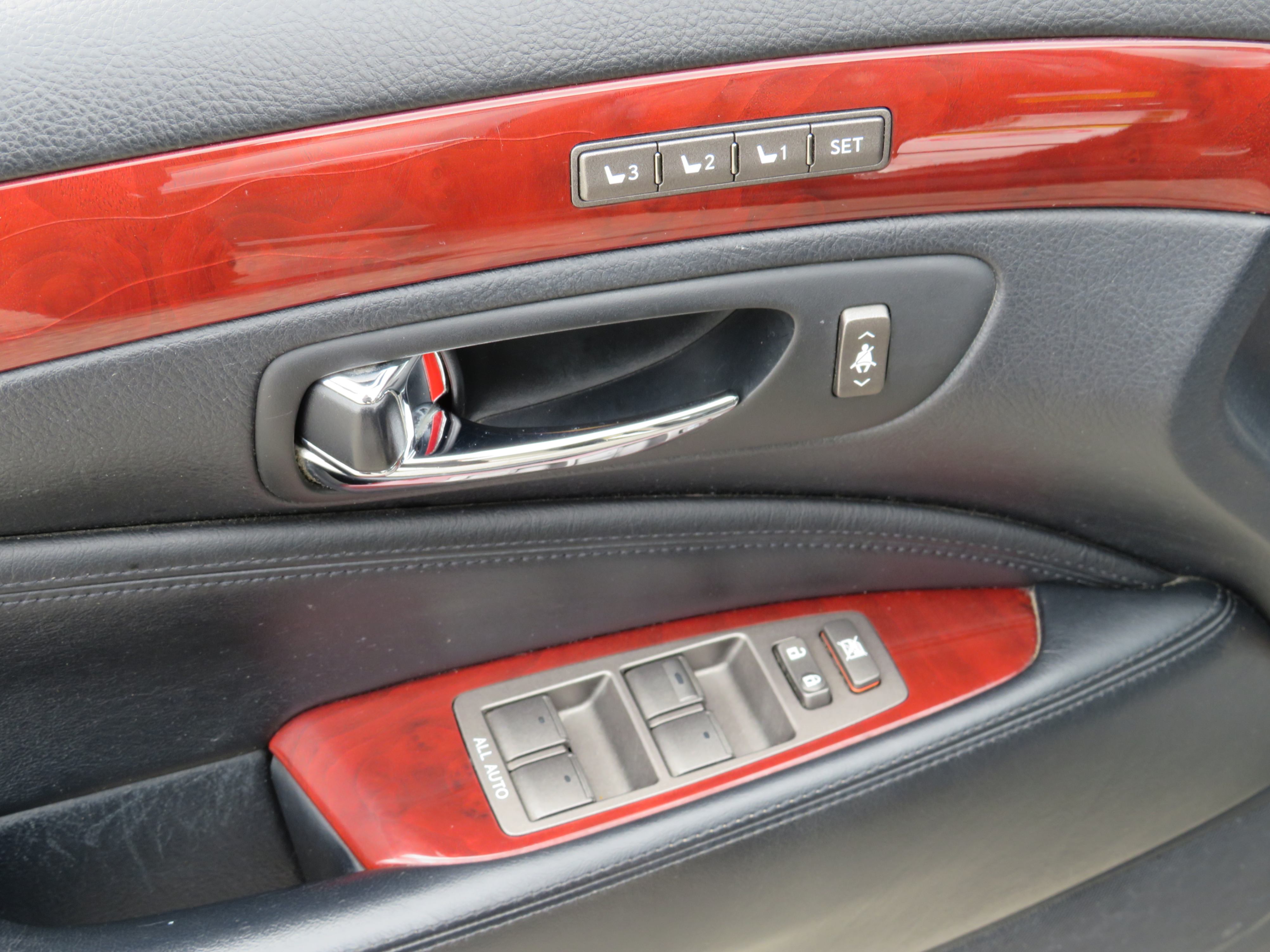/aspireauto/2010-Lexus-LS460-06817289821041417.jpg