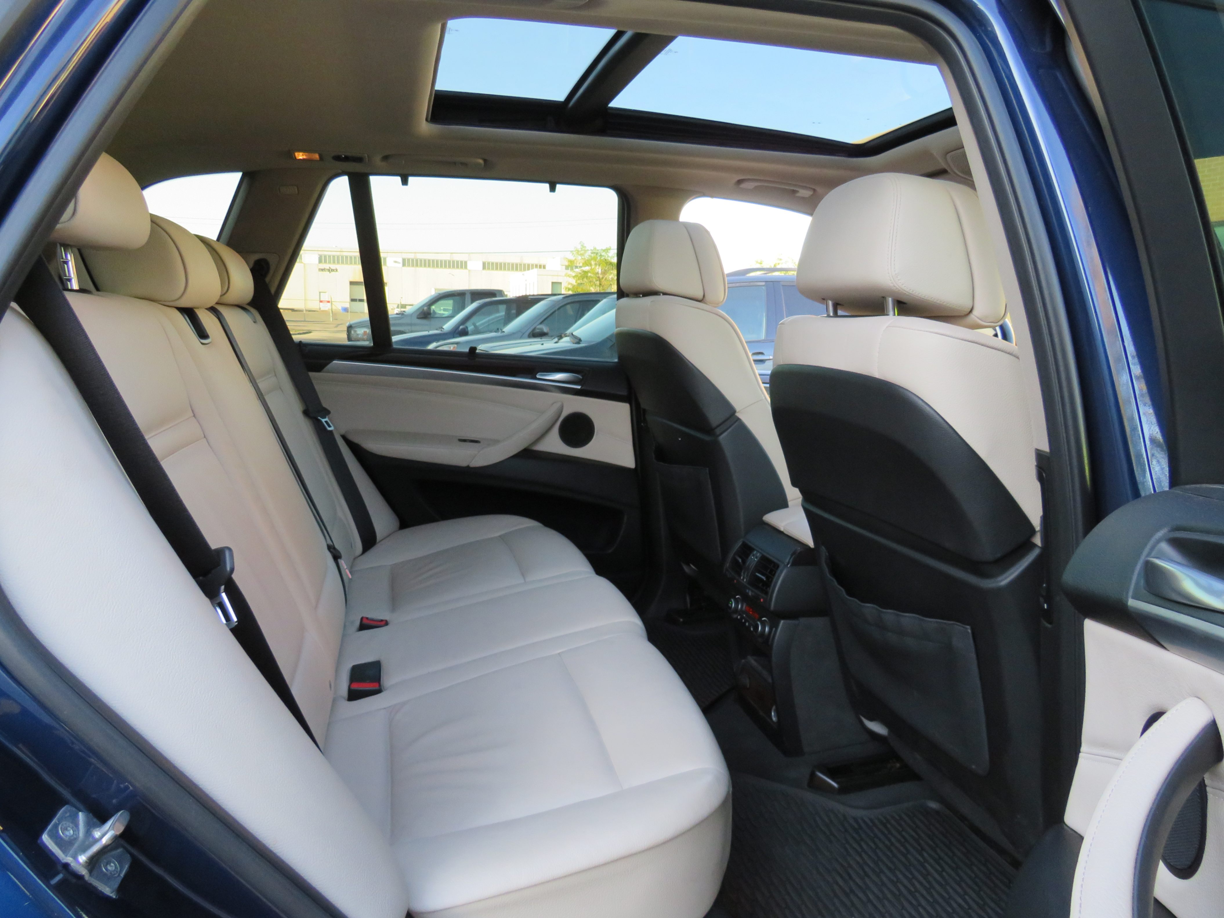 /aspireauto/2011-BMW-X5-03961647541244062.jpg