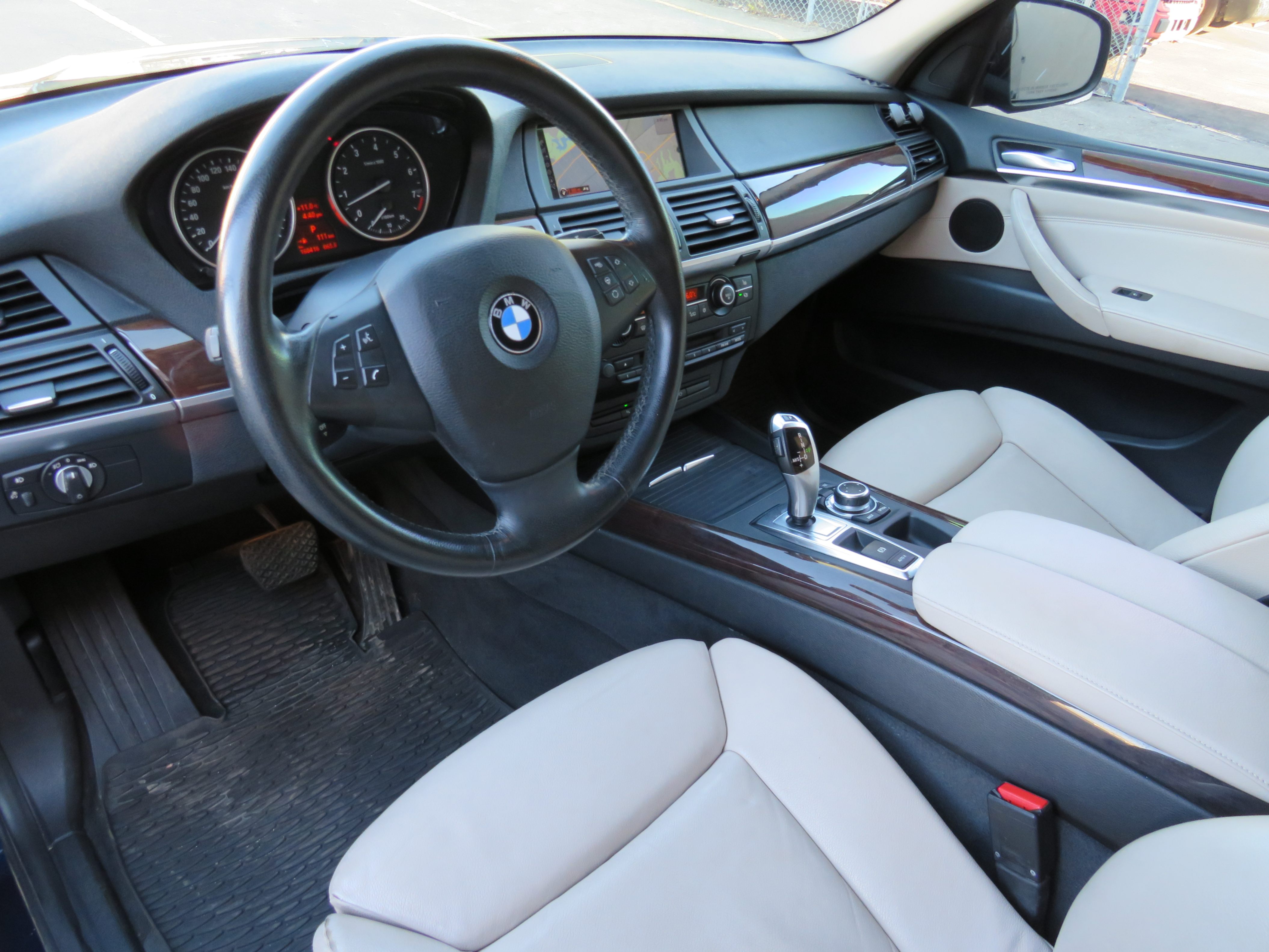 /aspireauto/2011-BMW-X5-3781760319345202.jpg
