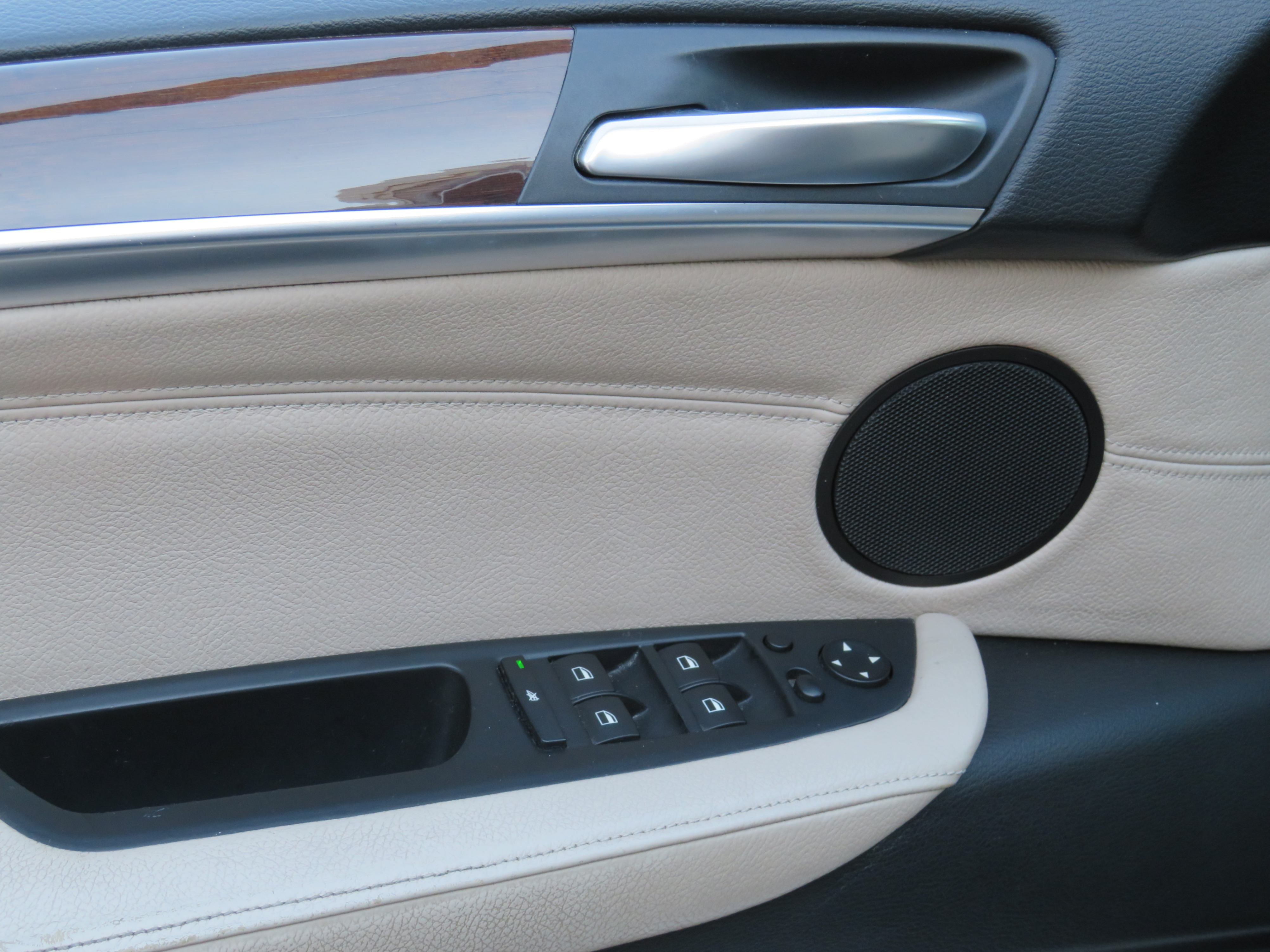 /aspireauto/2011-BMW-X5-3887921270018202.jpg