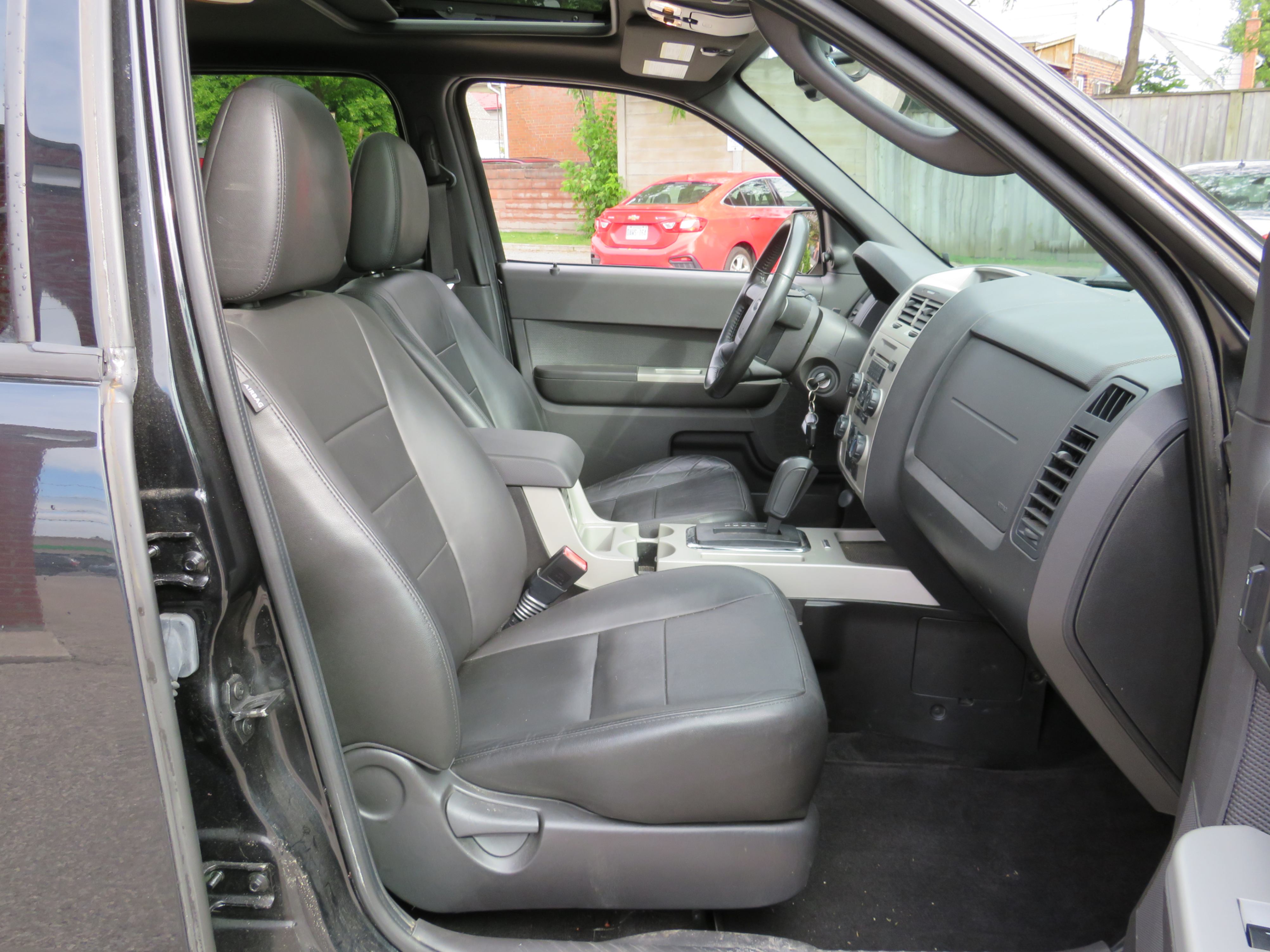 /aspireauto/2011-Ford-Escape-9401671348799641.jpg