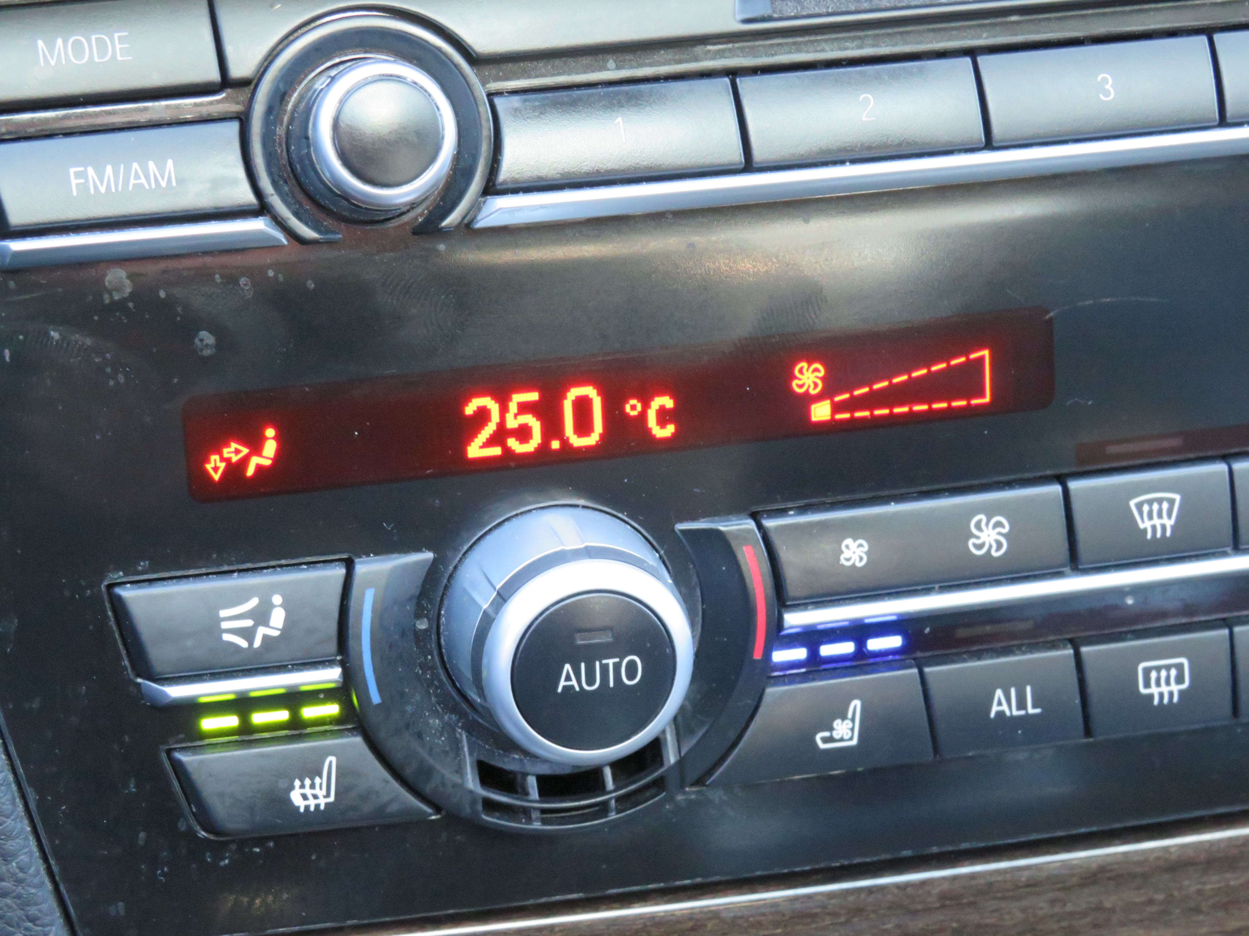 /aspireauto/2012-BMW-7Series-2810716612221196.jpg