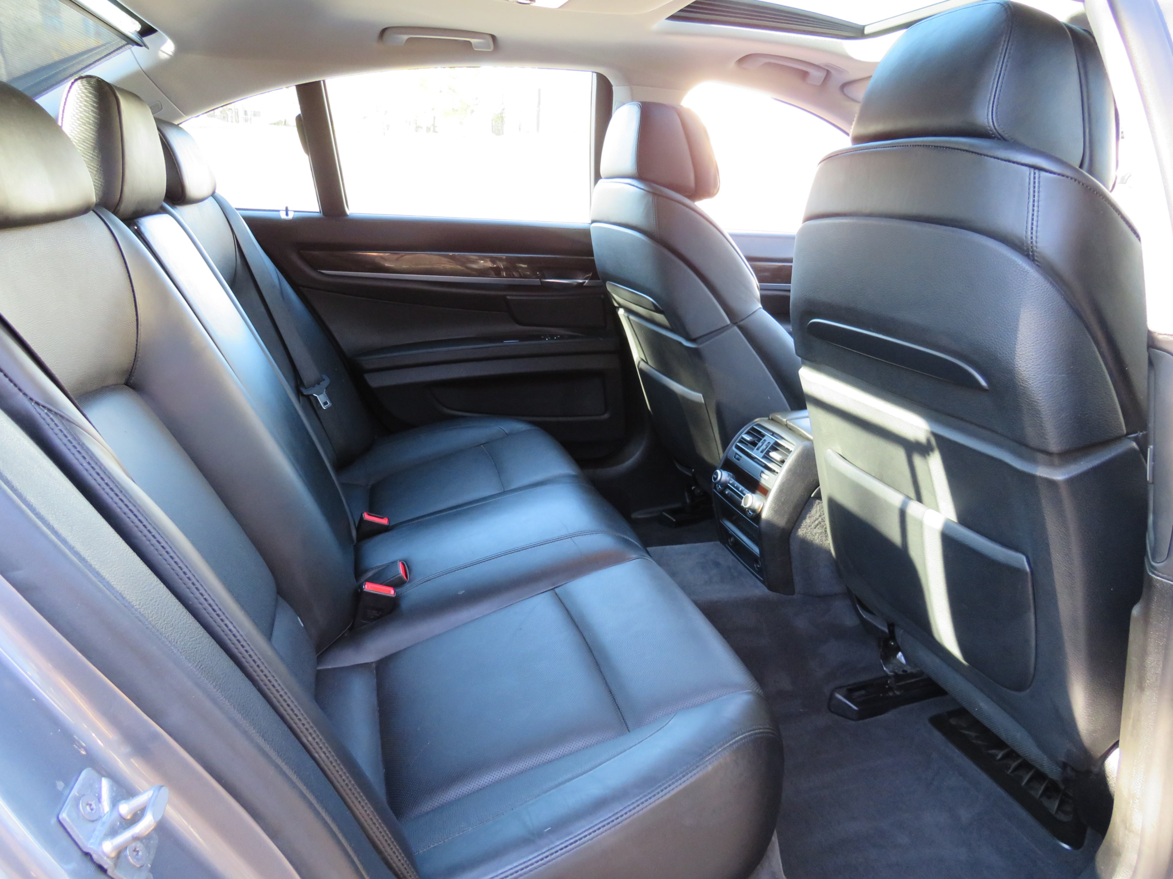 /aspireauto/2012-BMW-7Series-49076884860885217.jpg