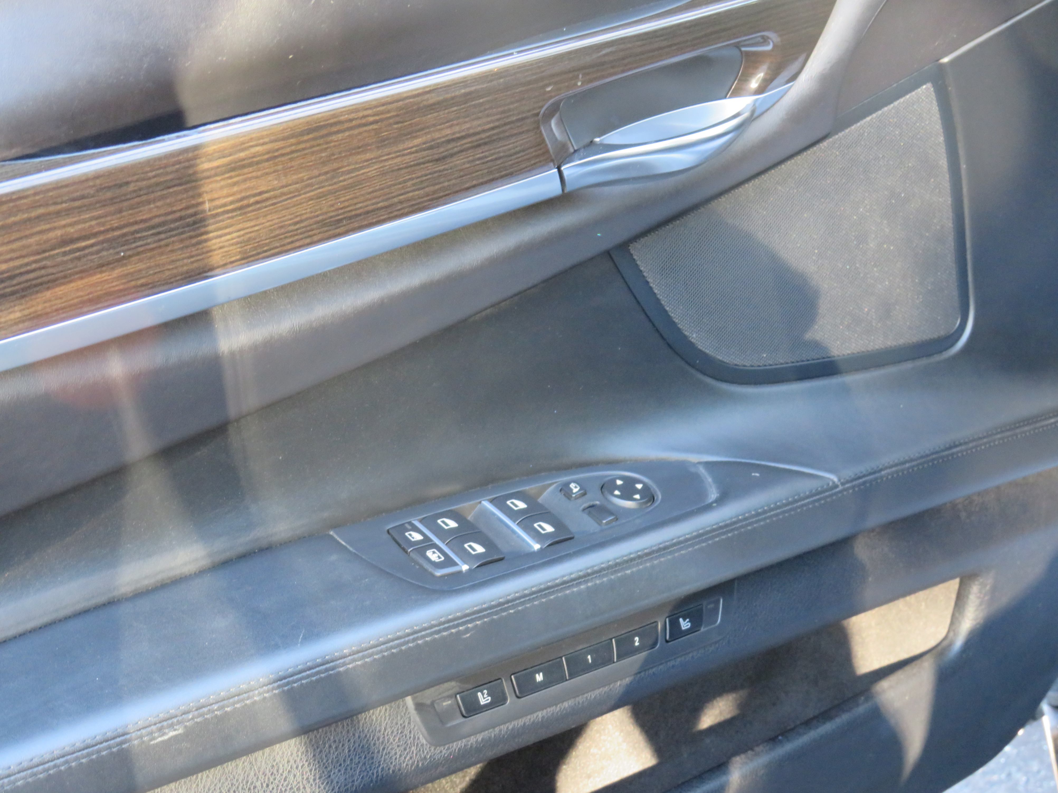 /aspireauto/2012-BMW-7Series-6482080502573624.jpg