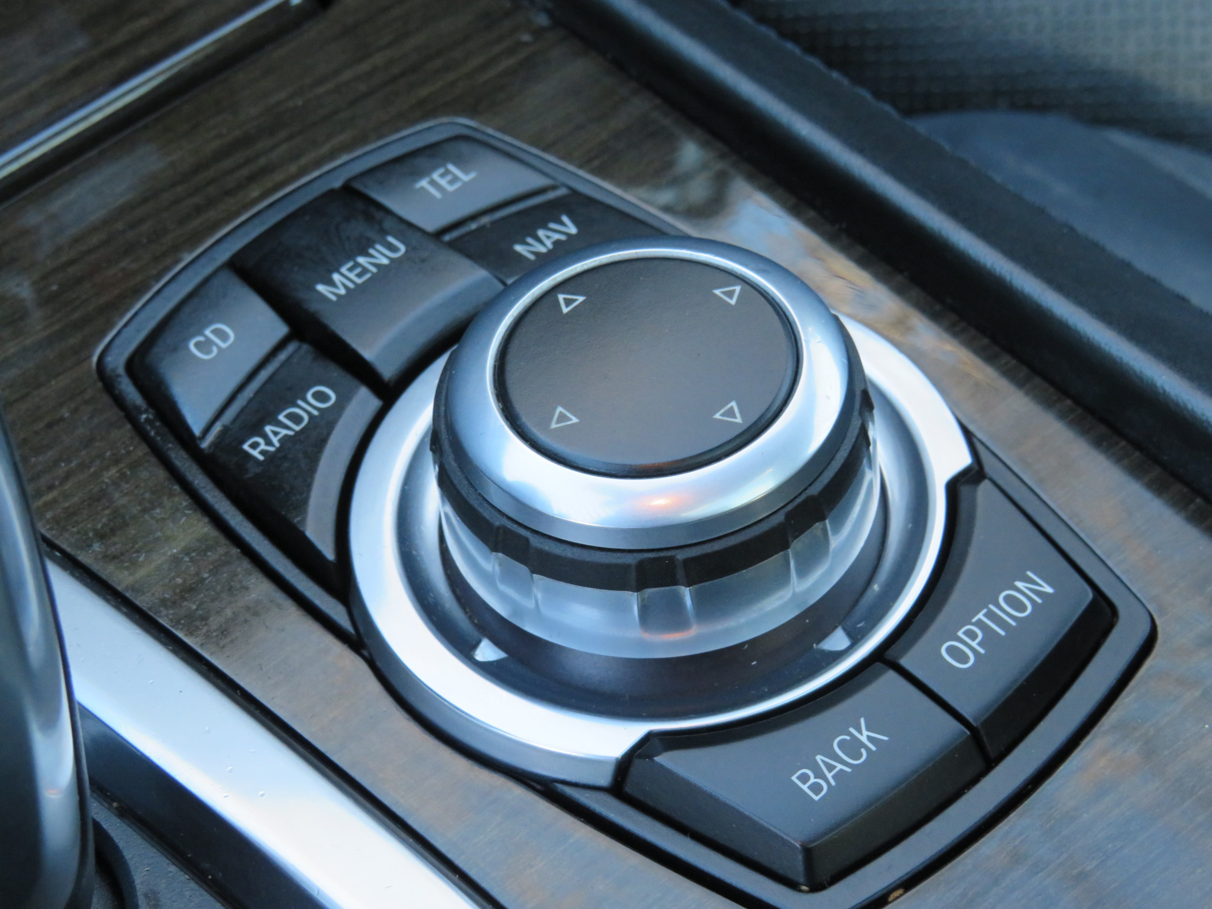 /aspireauto/2012-BMW-7Series-7092888901675138.jpg