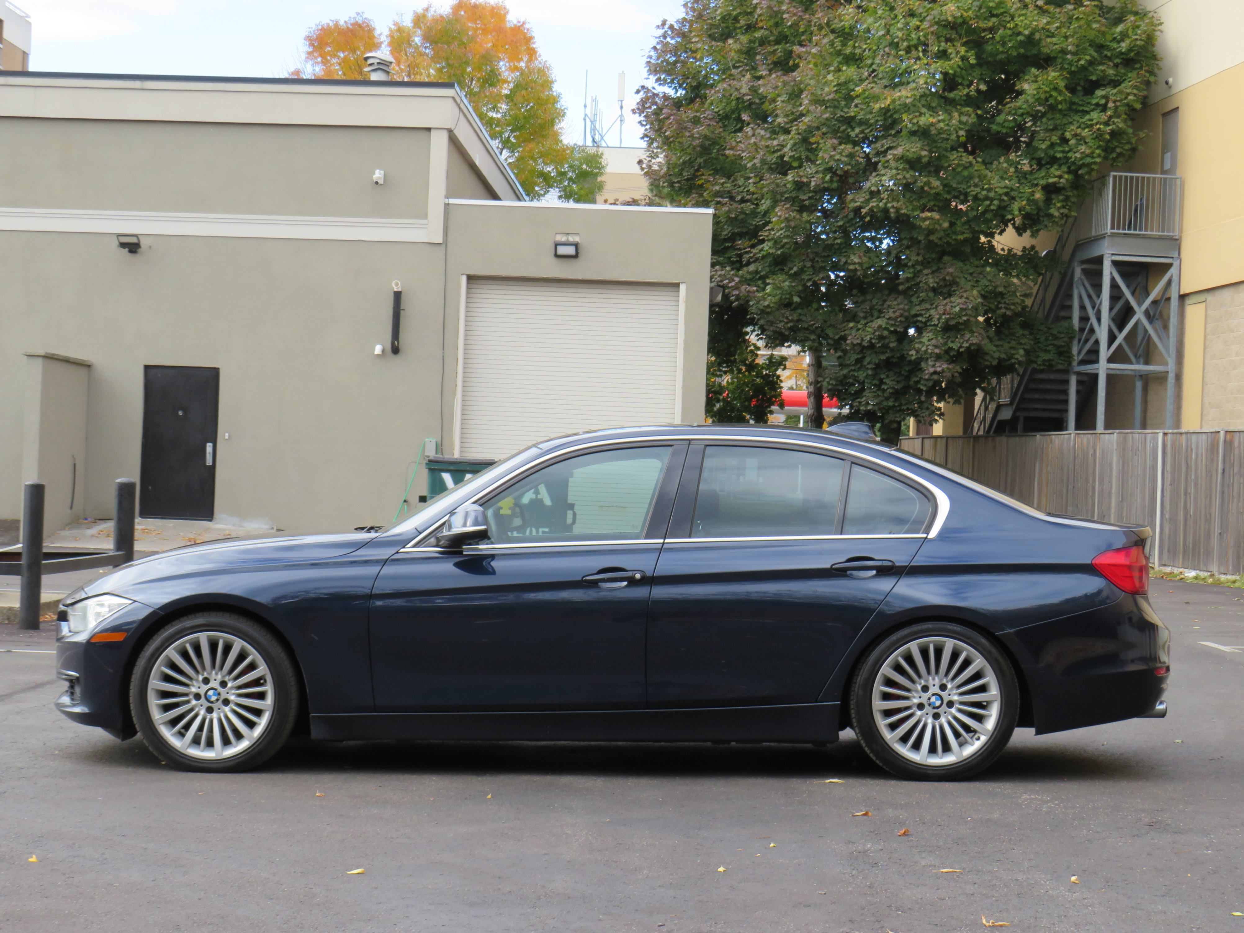 /aspireauto/2013-BMW-3Series-380407936800927.jpg