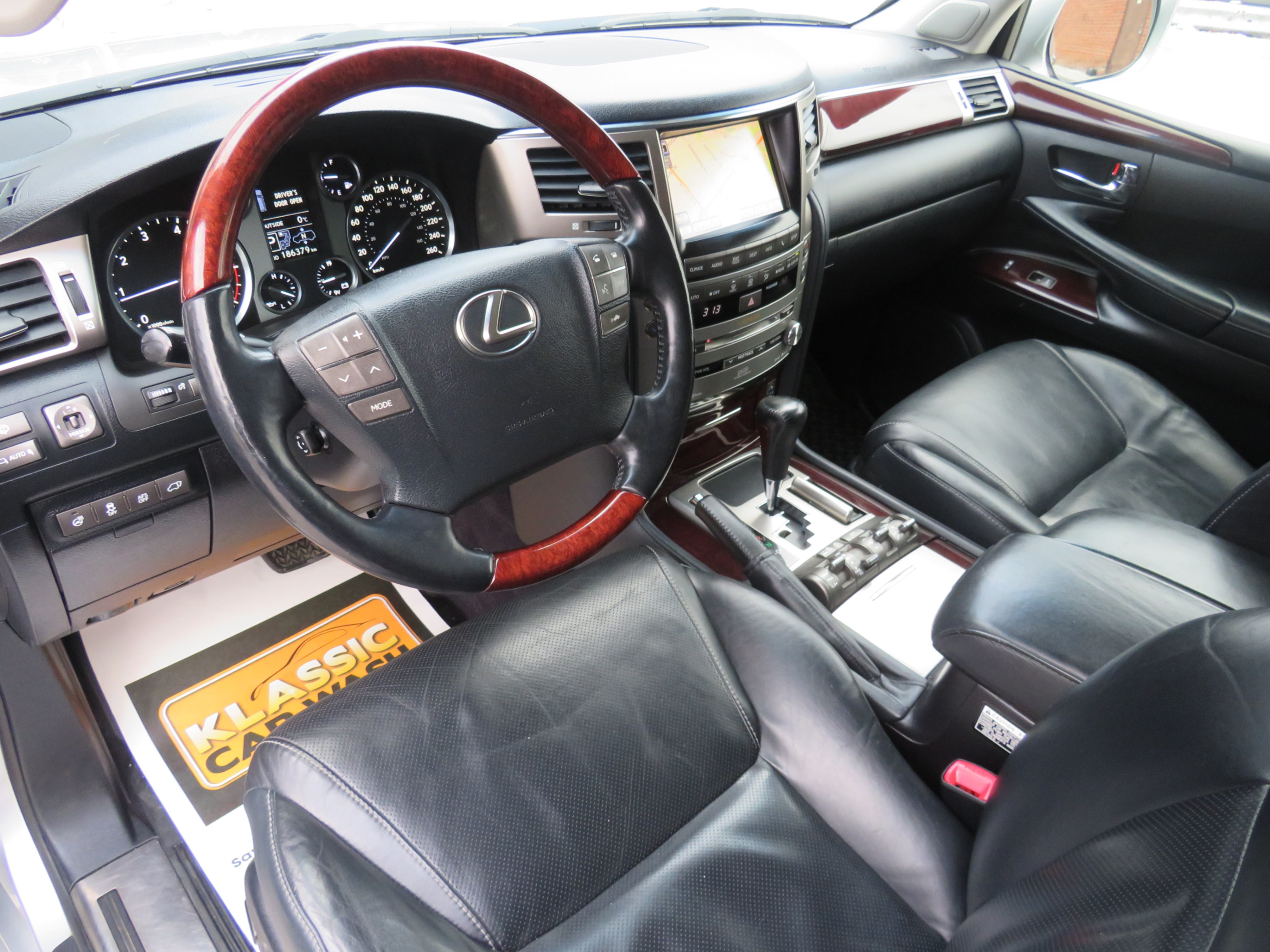 /aspireauto/2013-Lexus-LX570-20860621210930397.jpg
