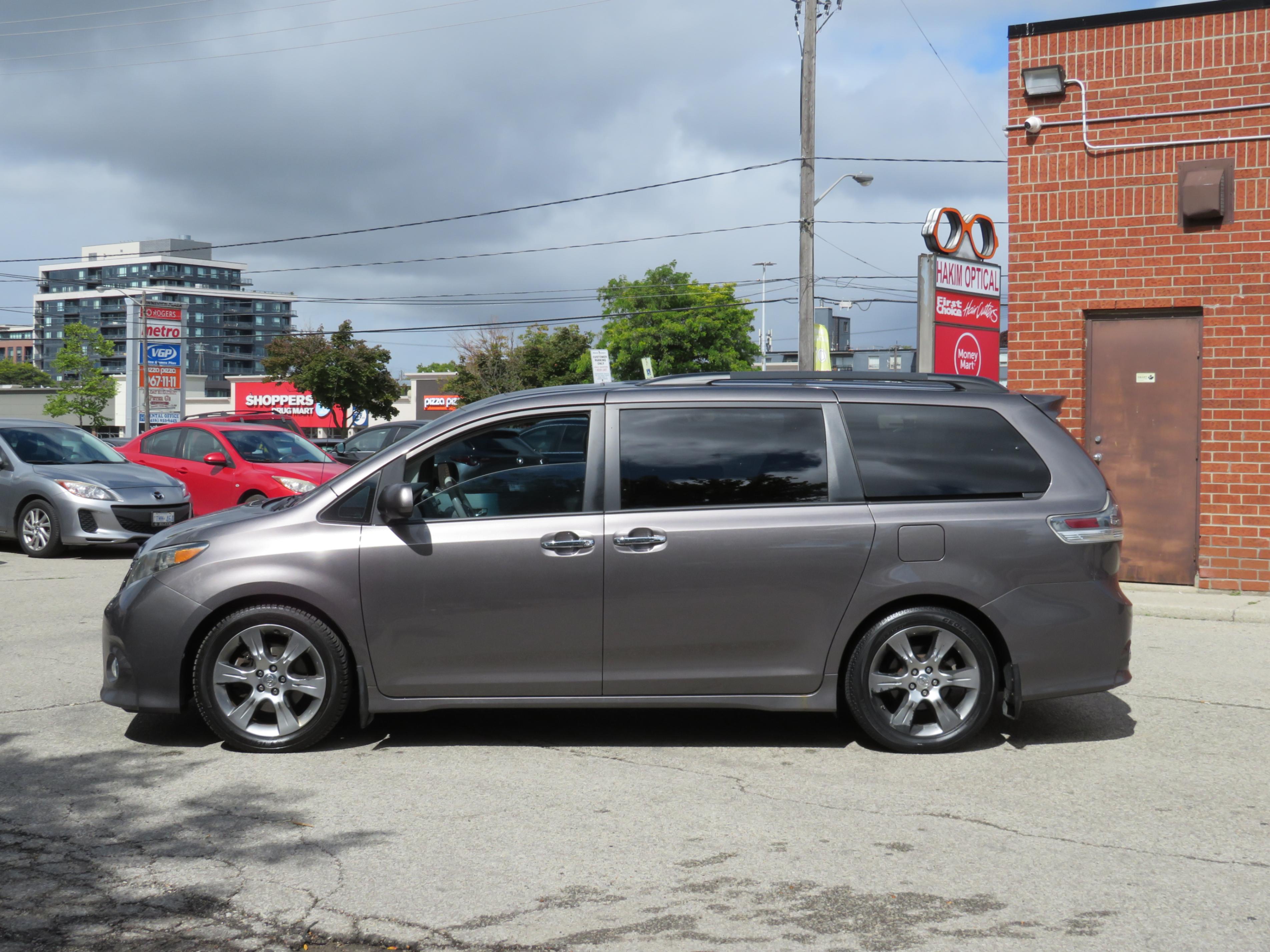/aspireauto/2013-Toyota-Sienna-004580312423677846.jpg