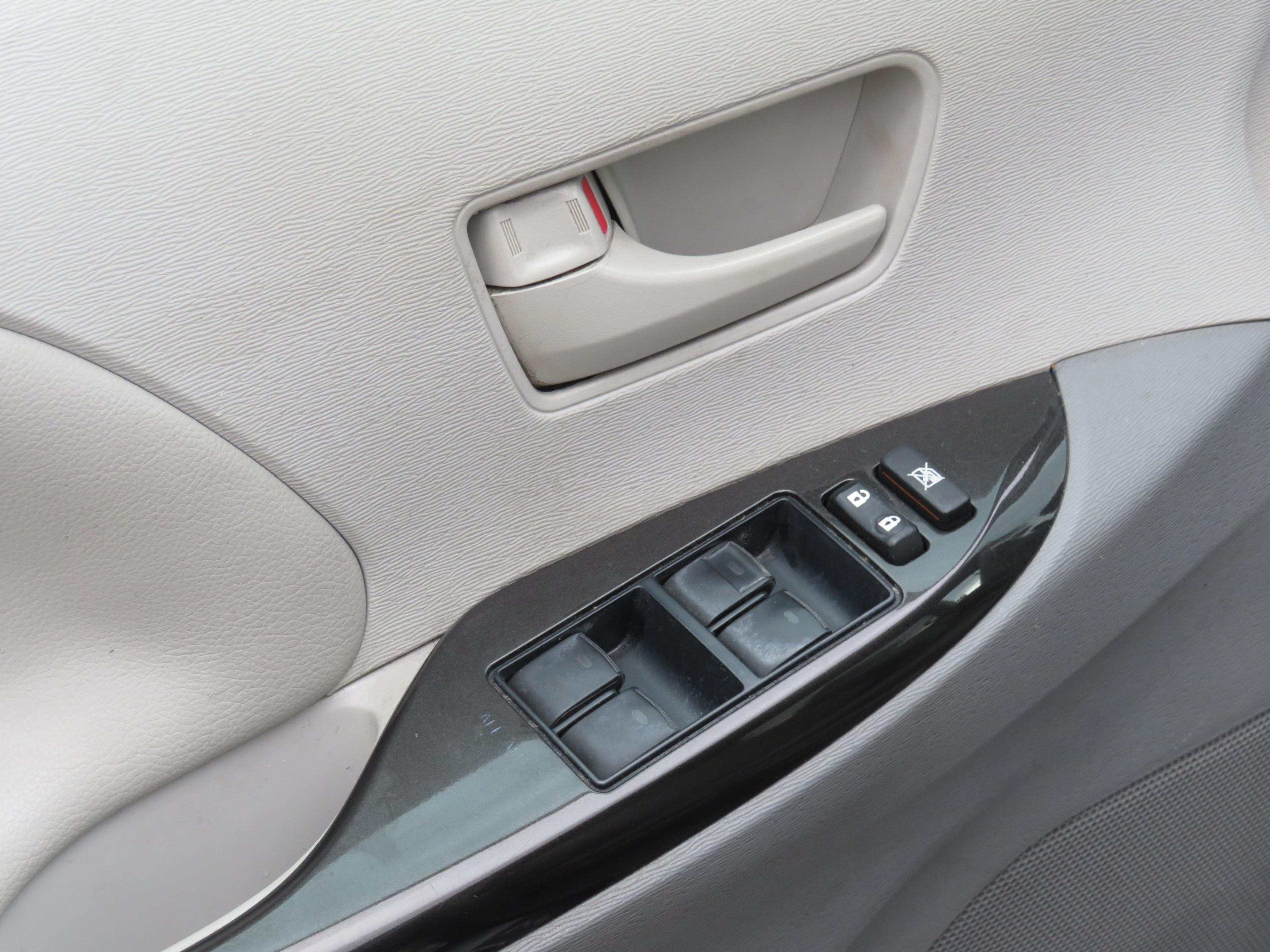 /aspireauto/2013-Toyota-Sienna-03553153024153066.jpg