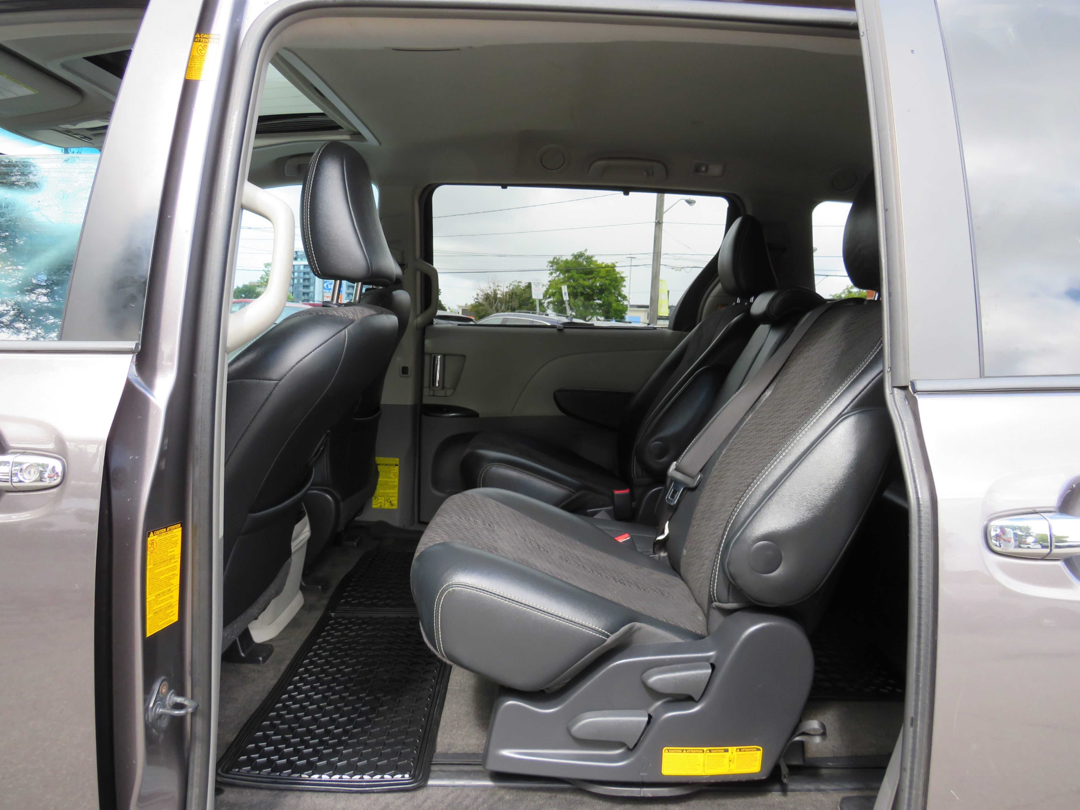 /aspireauto/2013-Toyota-Sienna-06009413885594794.jpg