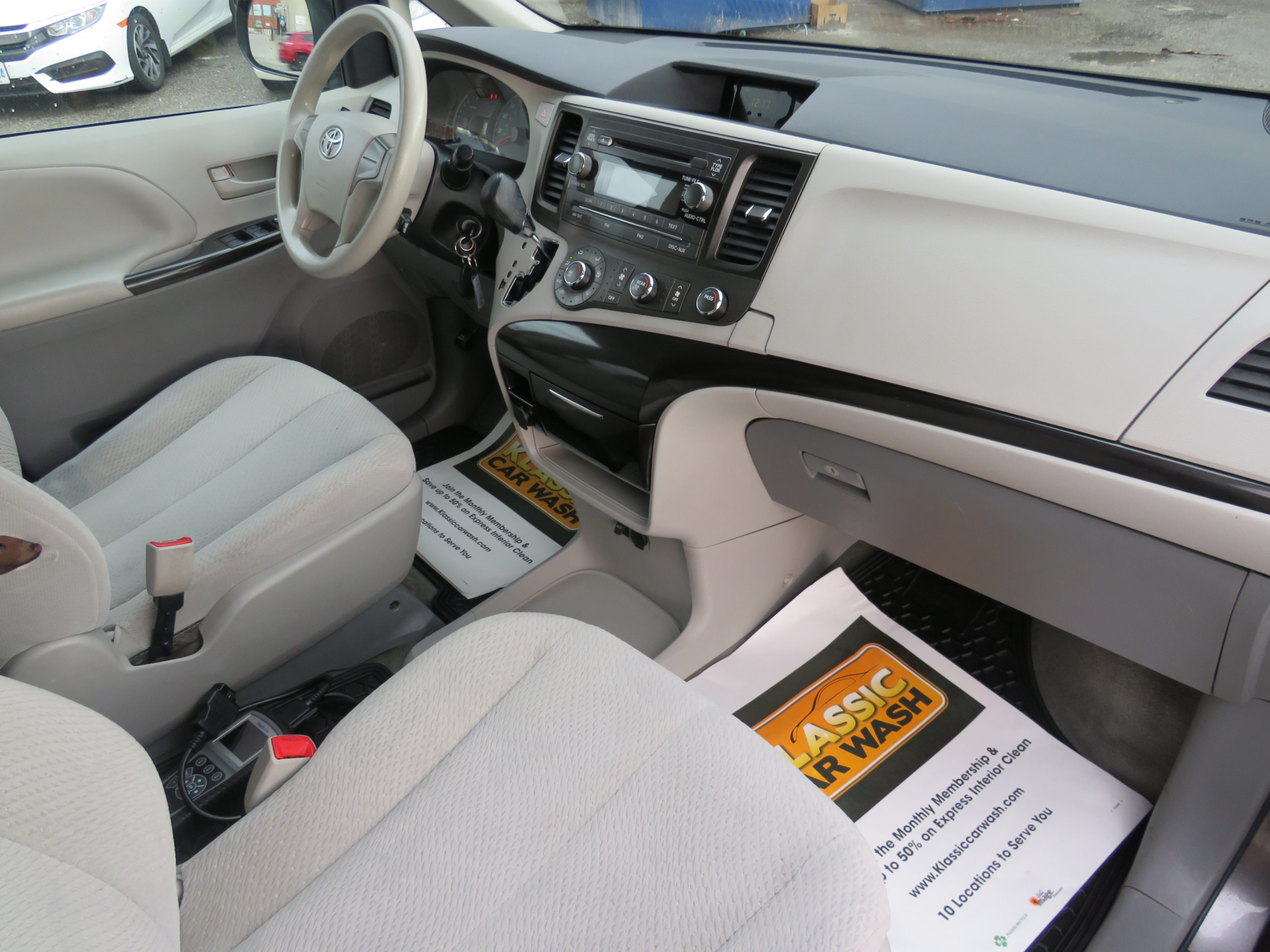 /aspireauto/2013-Toyota-Sienna-18179976087091632.jpg