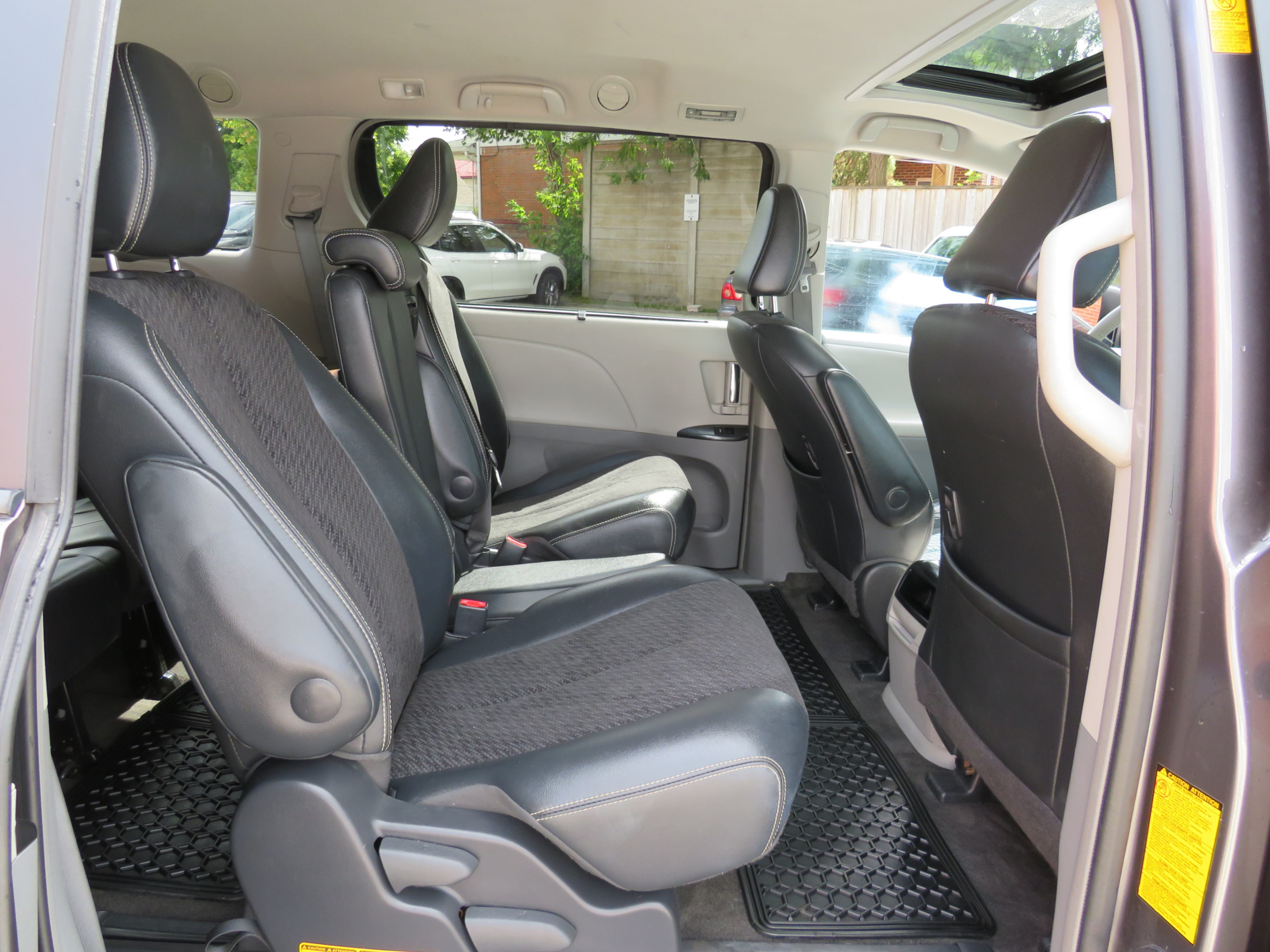/aspireauto/2013-Toyota-Sienna-21897150020059475.jpg