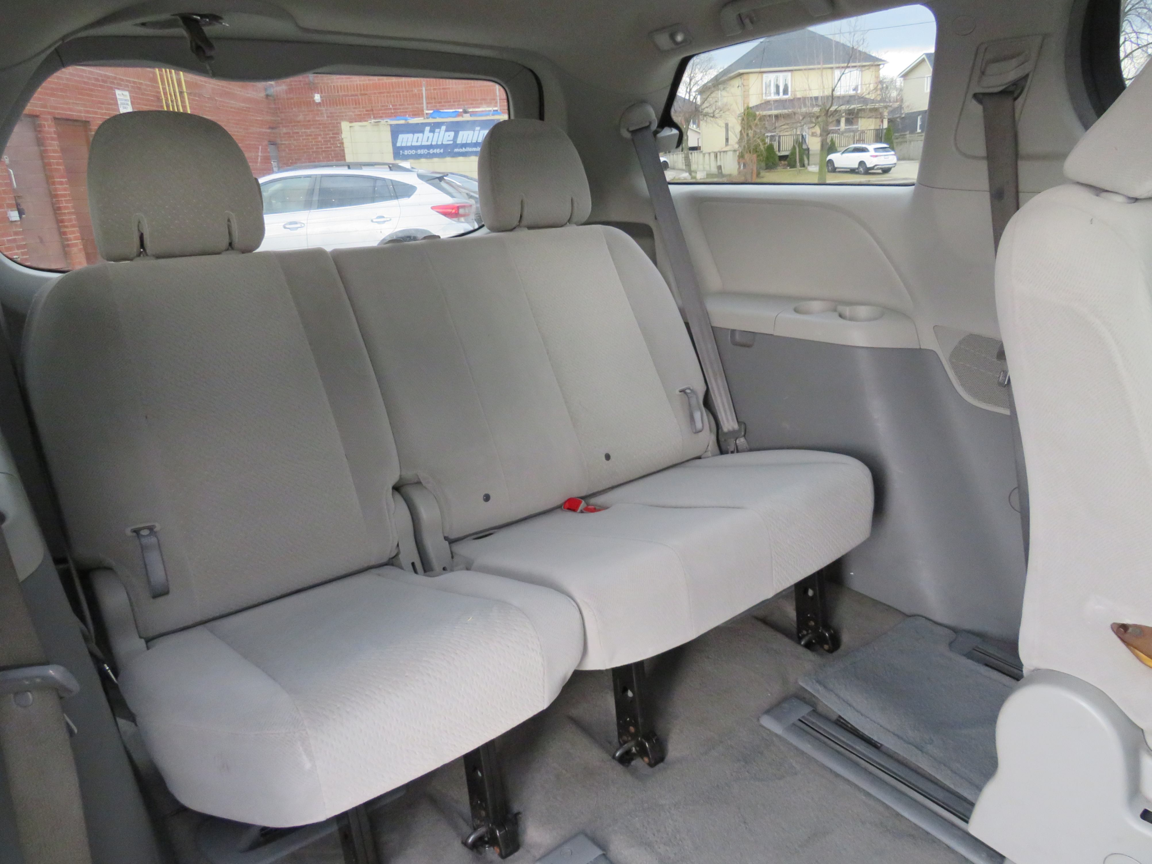 /aspireauto/2013-Toyota-Sienna-2646372461207598.jpg
