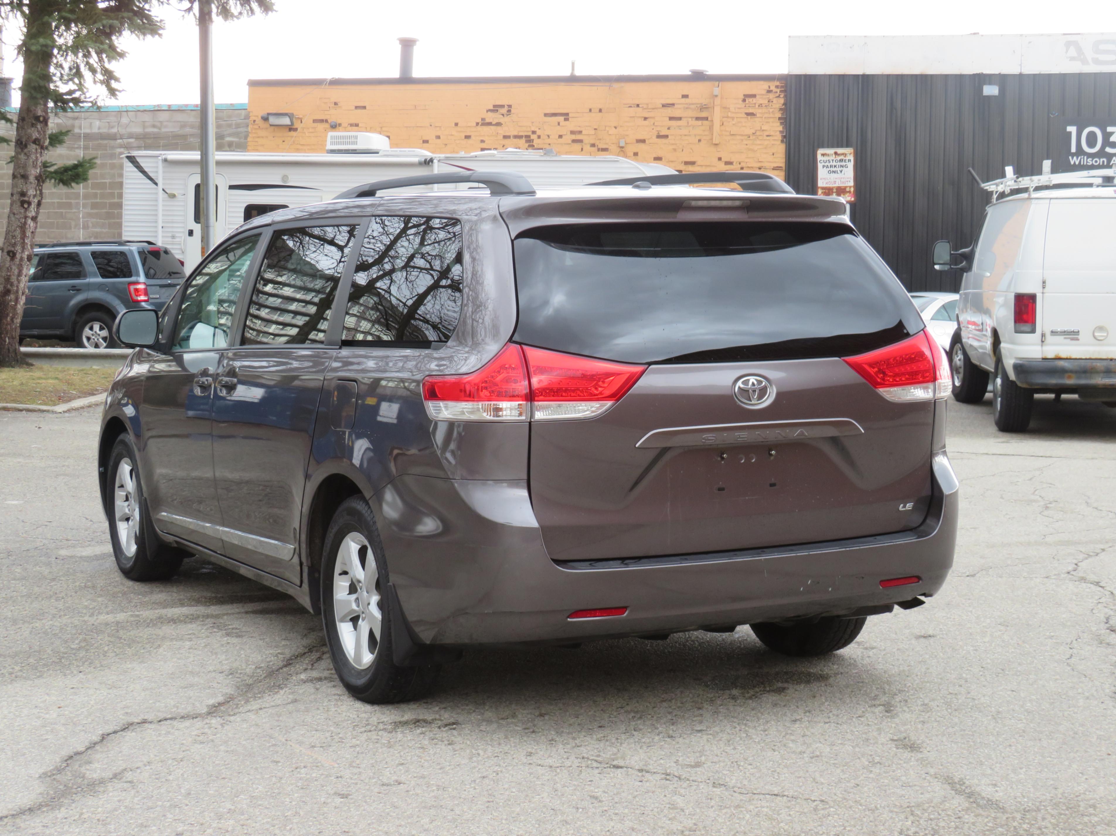 /aspireauto/2013-Toyota-Sienna-627586519945964.jpg