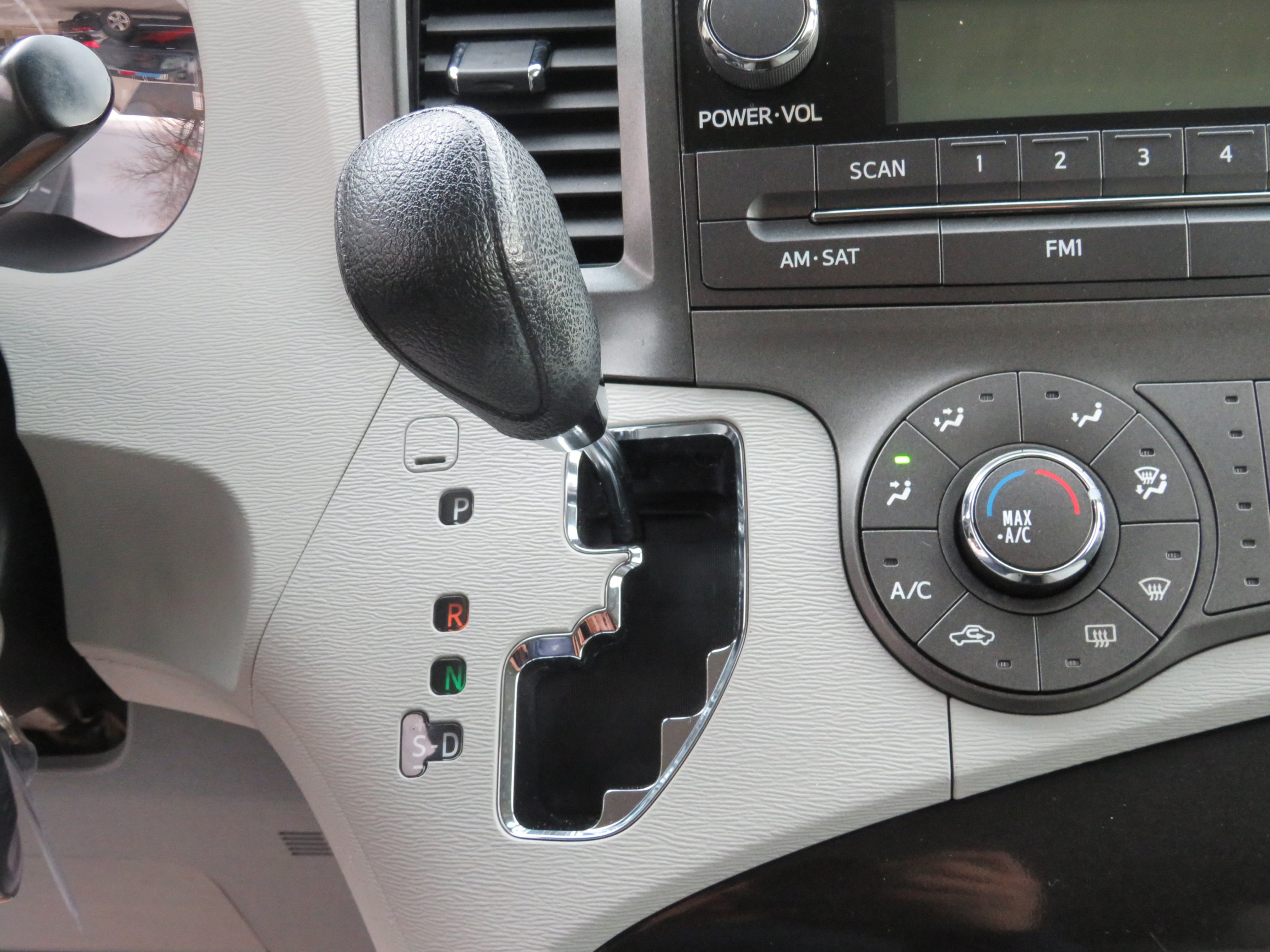 /aspireauto/2013-Toyota-Sienna-718376392487553.jpg