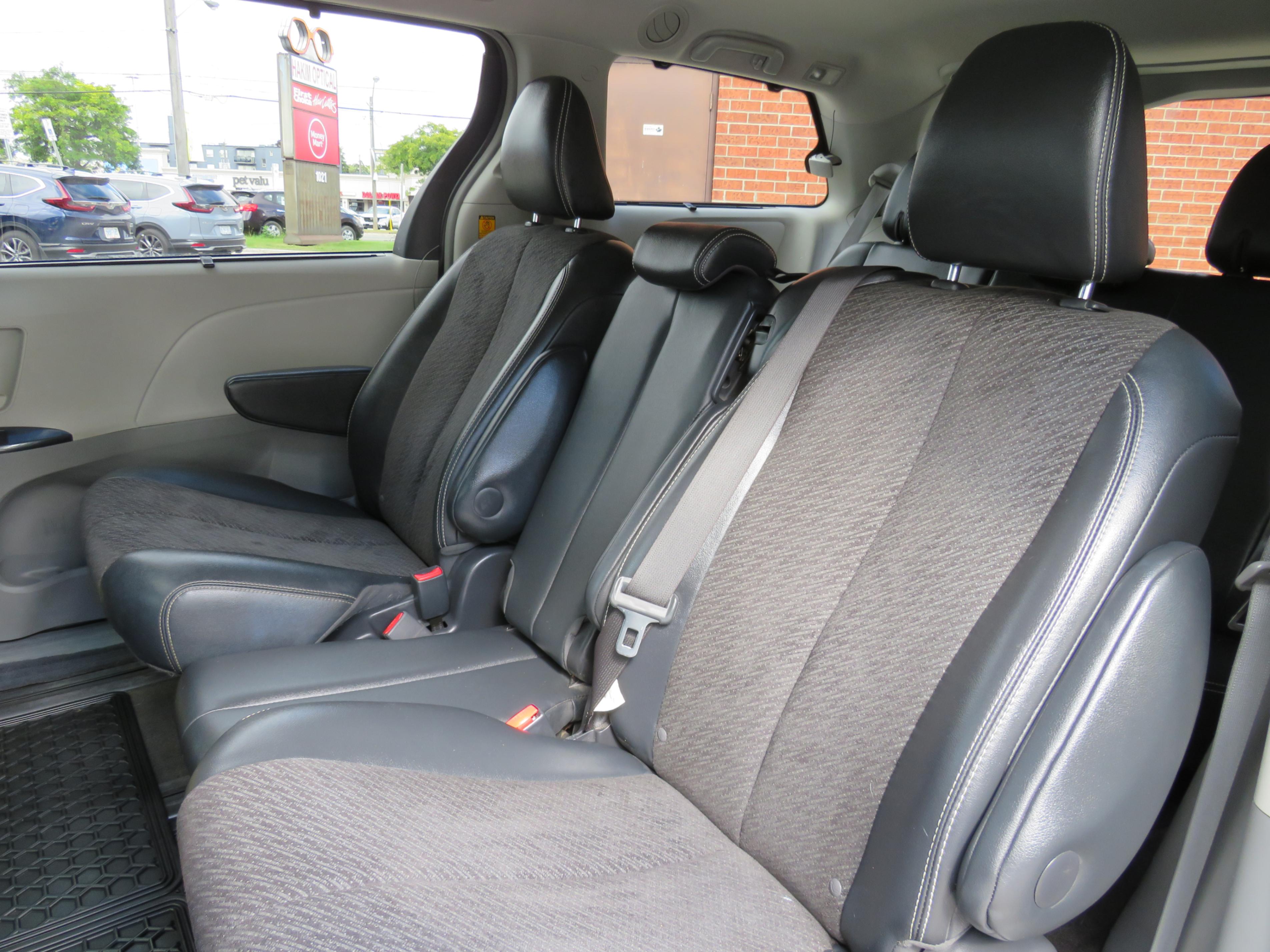 /aspireauto/2013-Toyota-Sienna-7667810560734432.jpg