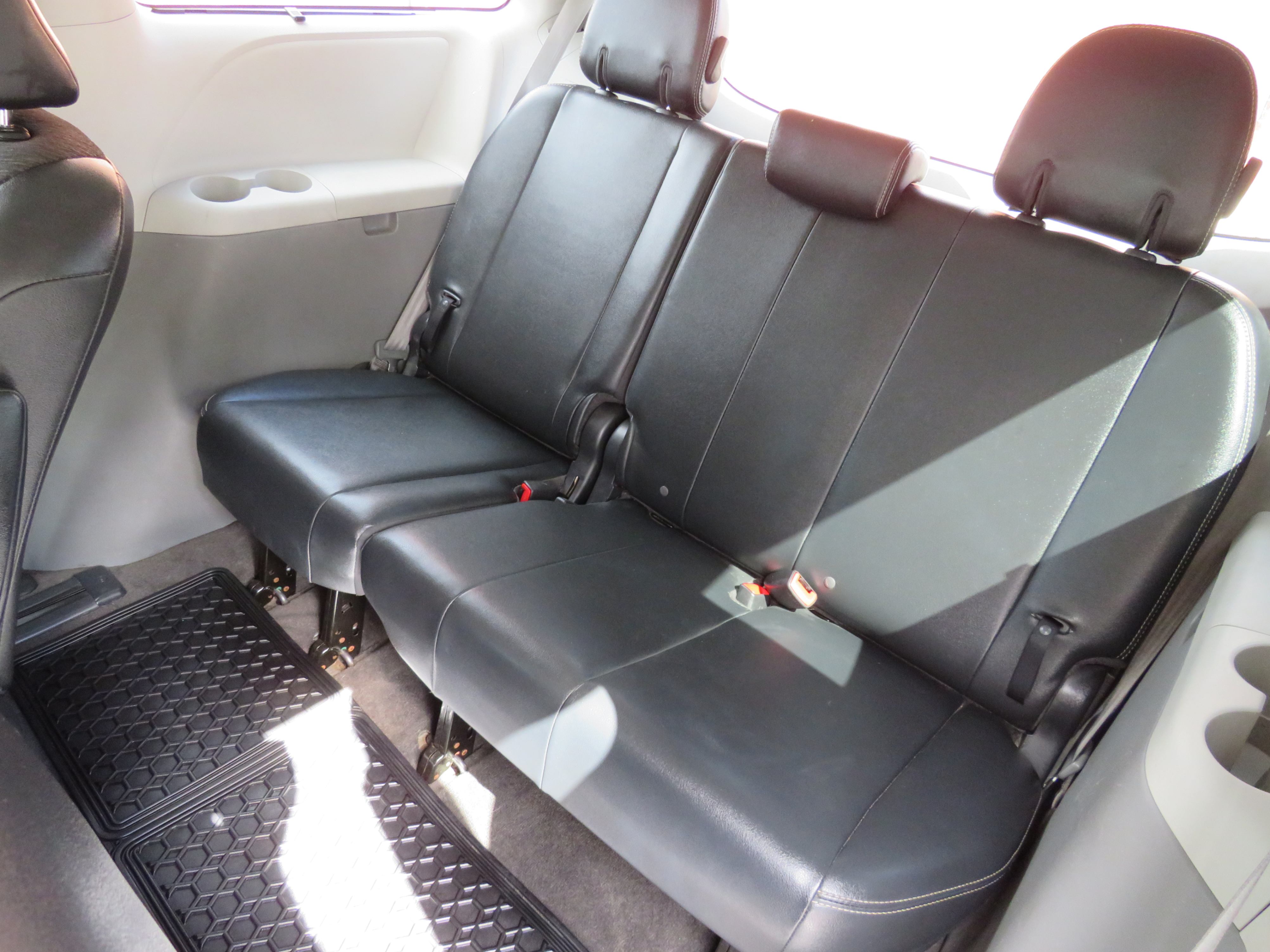 /aspireauto/2013-Toyota-Sienna-8698923688365787.jpg