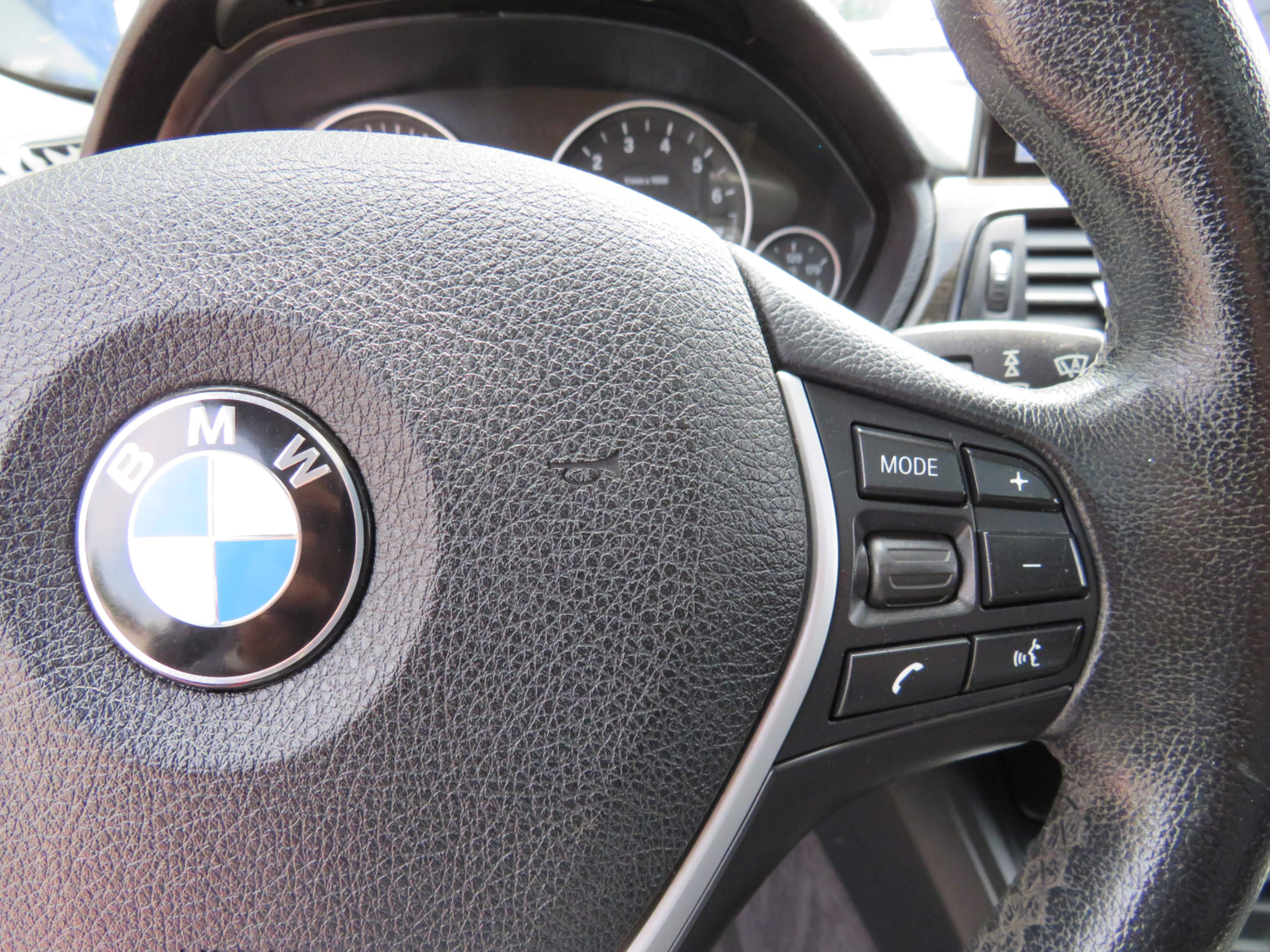 /aspireauto/2014-BMW-3Series-2543878636141257.jpg