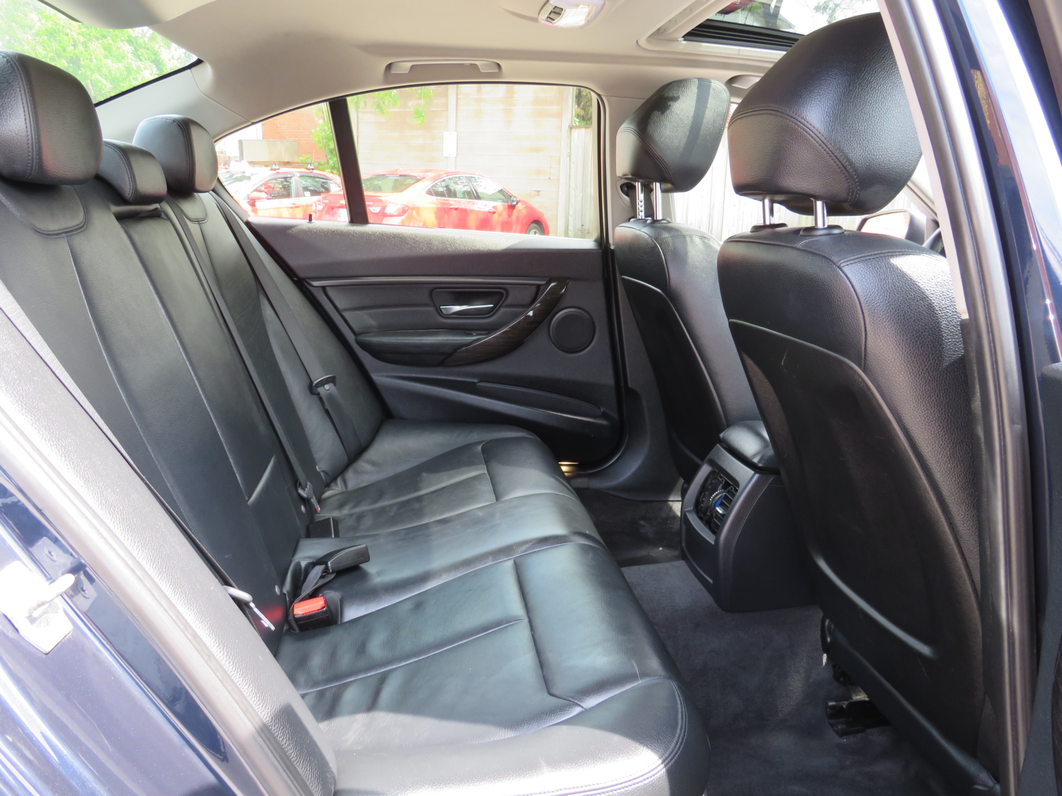 /aspireauto/2014-BMW-3Series-5556824286735722.jpg