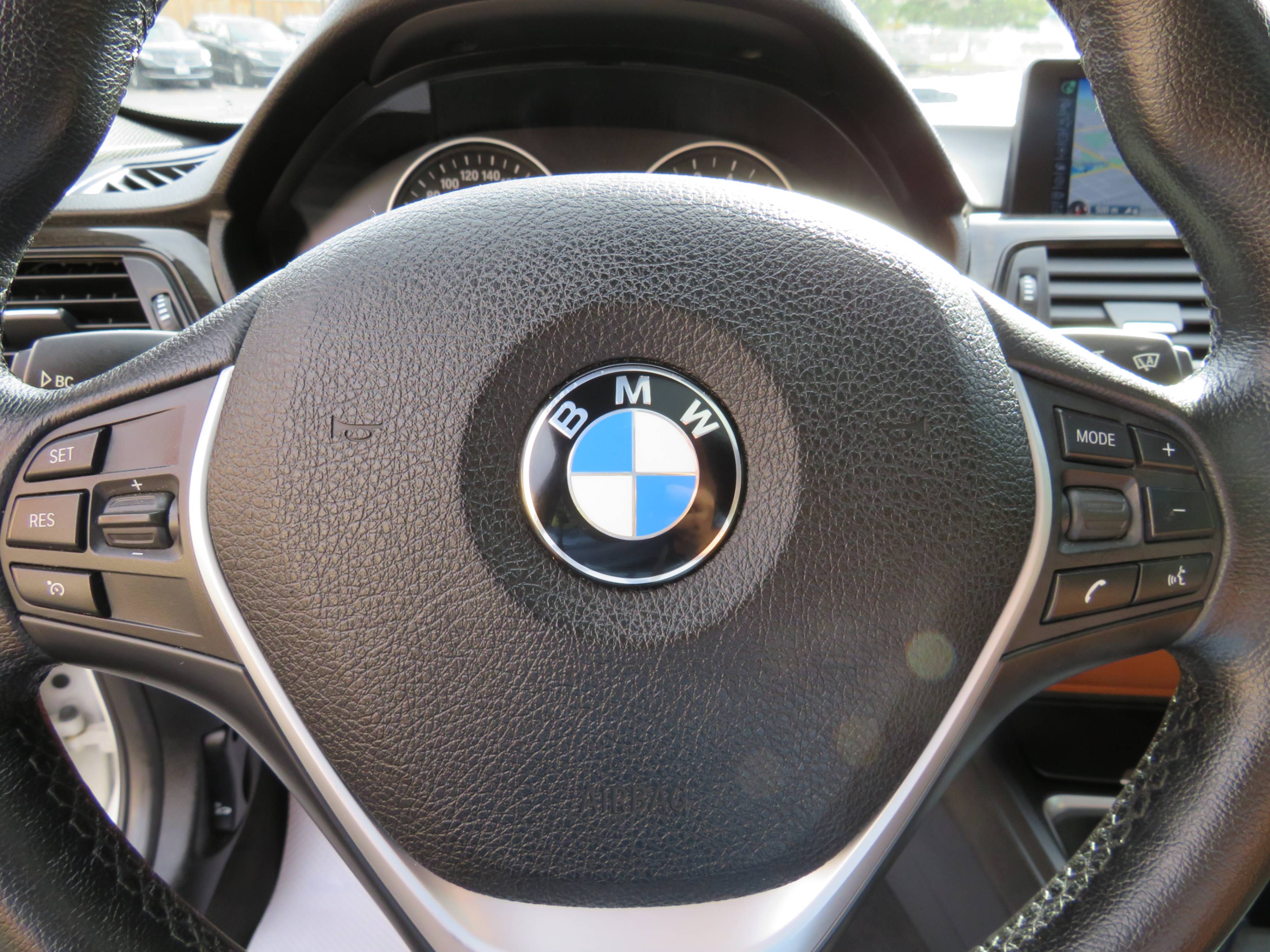 /aspireauto/2015-BMW-3Series-7423648067138306.jpg
