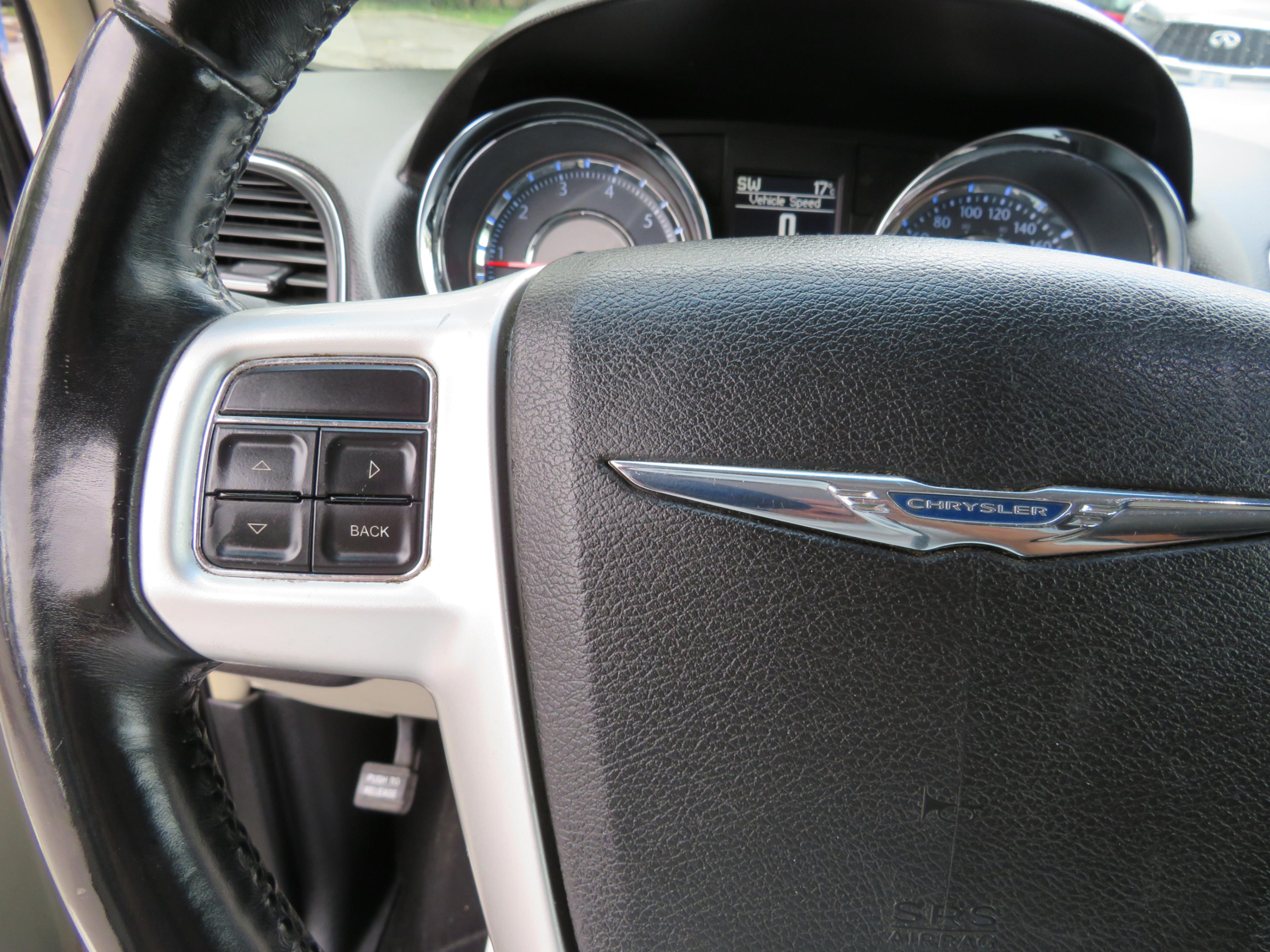 /aspireauto/2015-Chrysler-Town&-15032719377801396.jpg