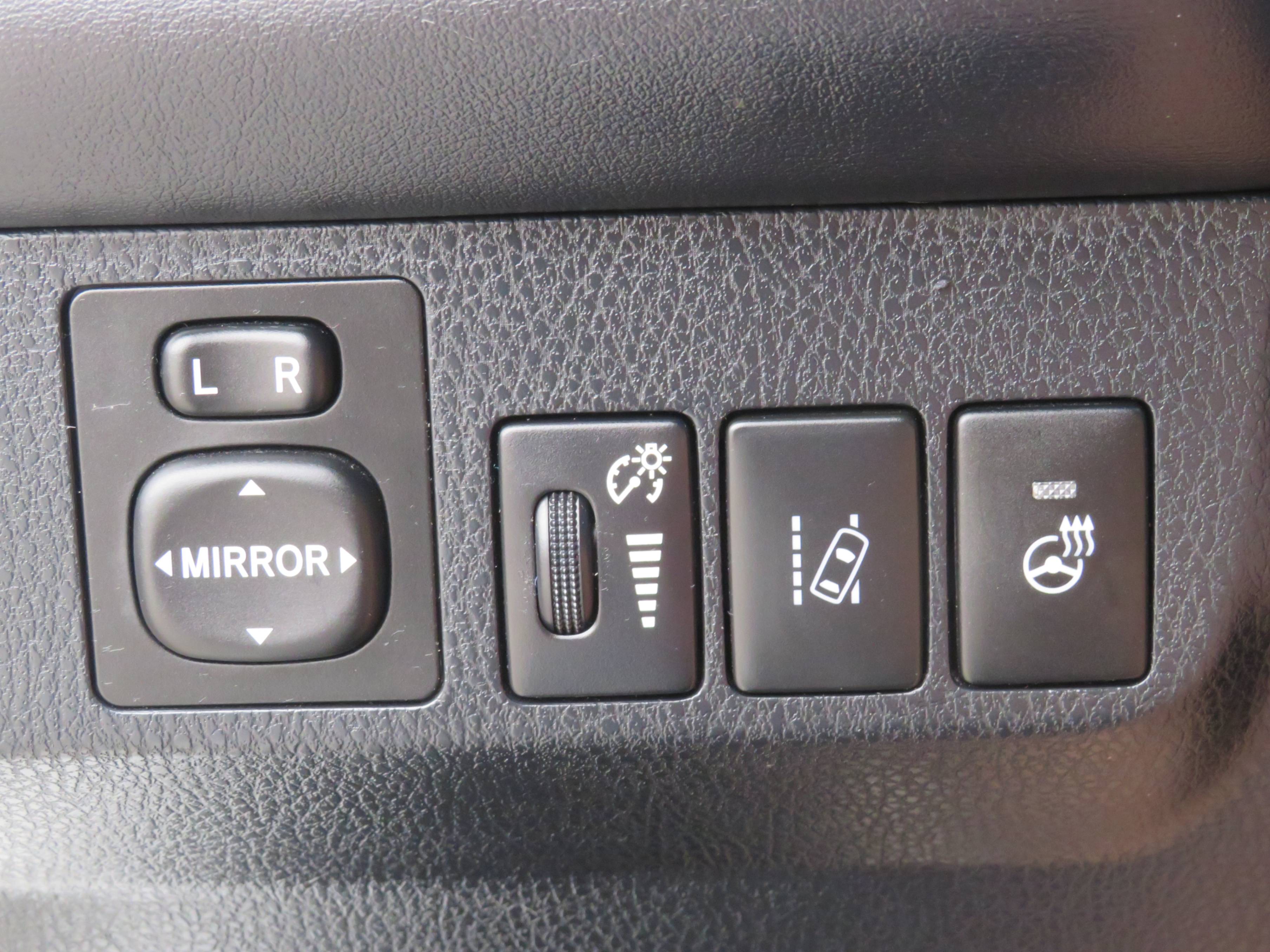 /aspireauto/2017-Toyota-RAV4Hybrid-006260283795323396.jpg