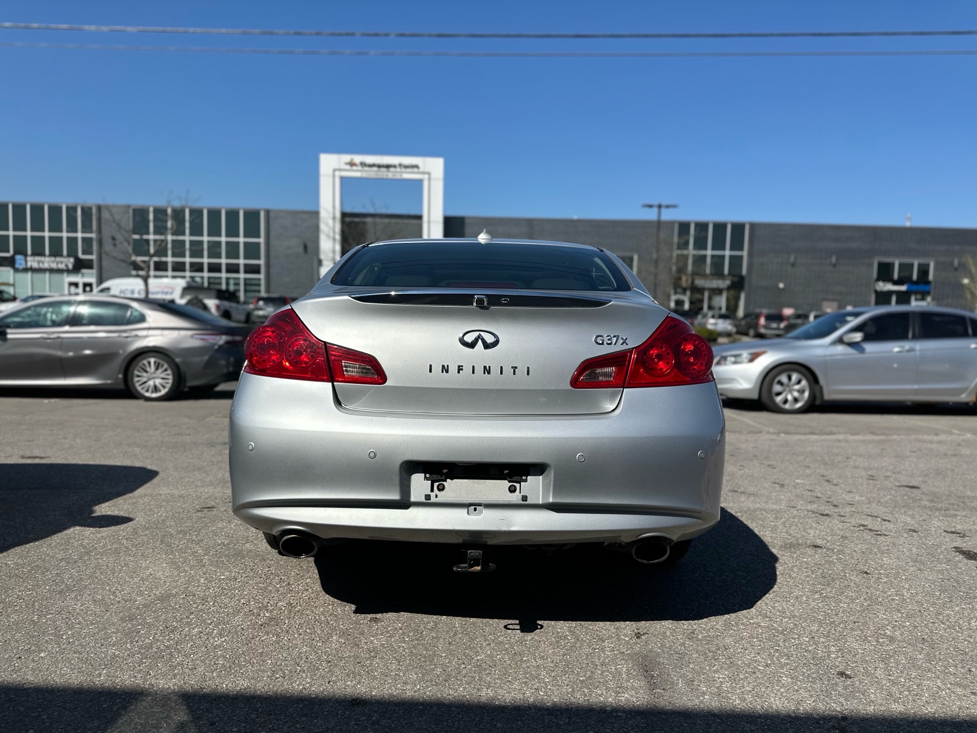 /autocainc/2010-INFINITI-G37-9807939584934691.jpg