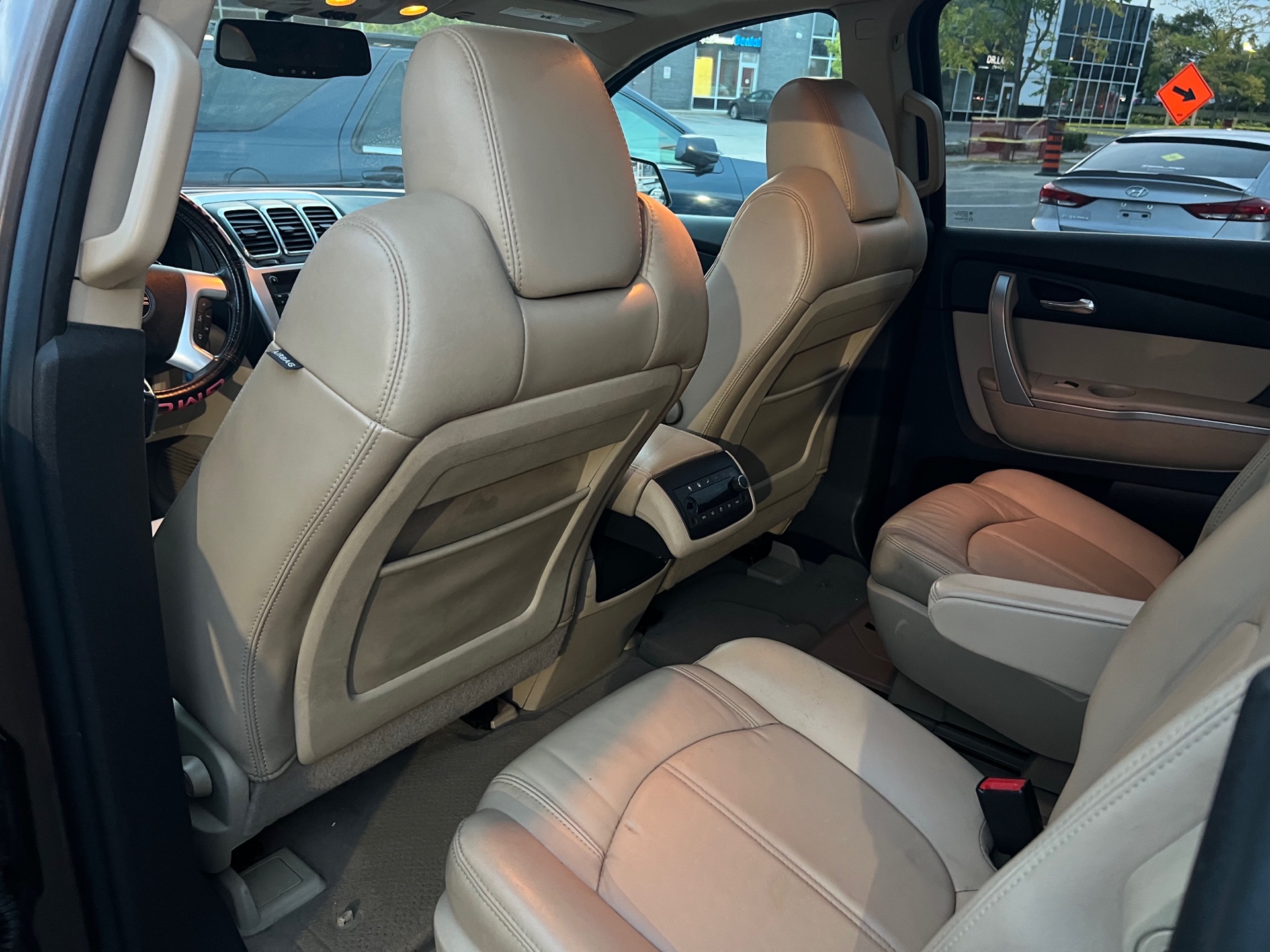 /autocainc/2011-GMC-Acadia-3740473671841926.jpg