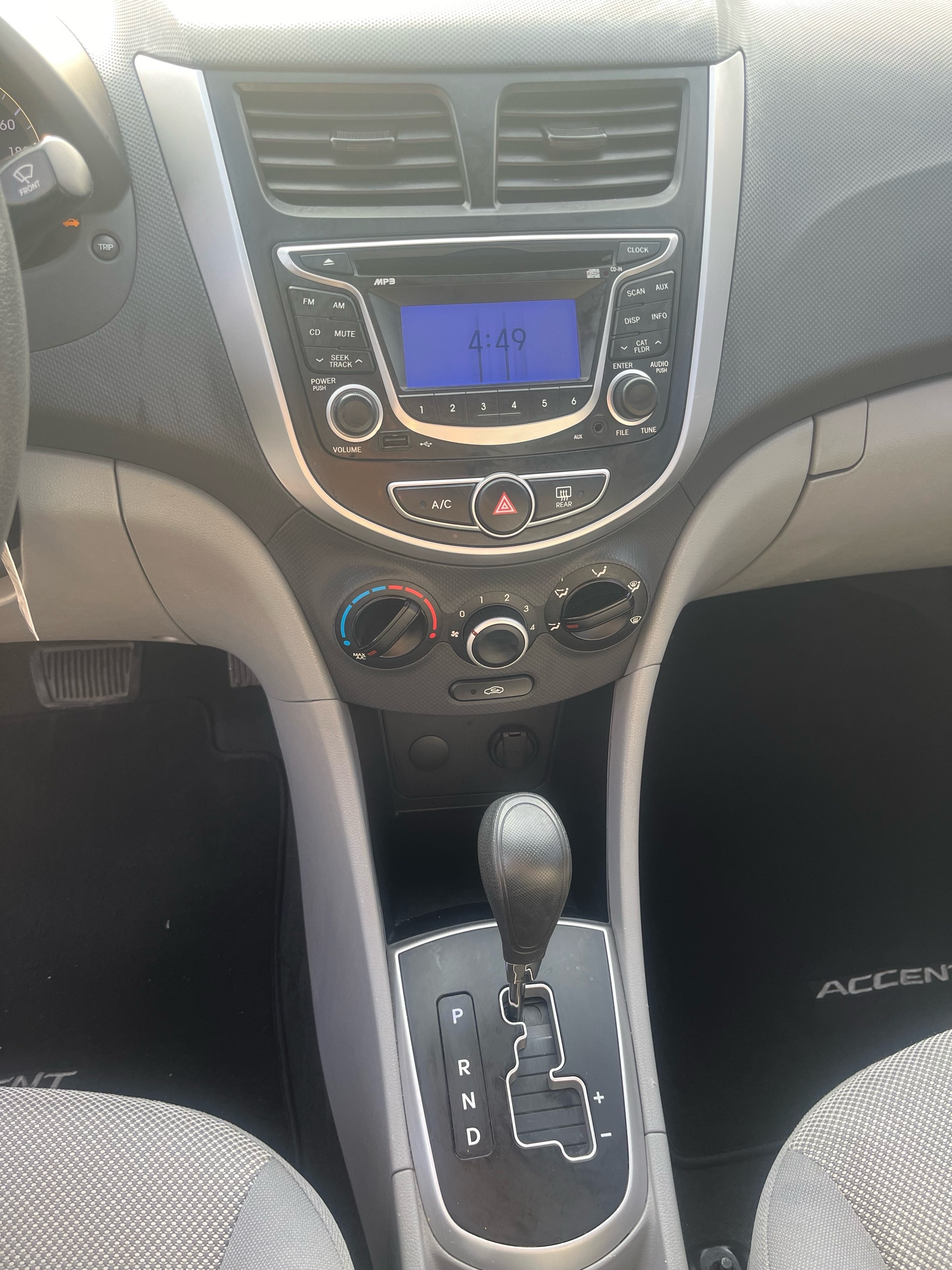 /autocainc/2012-Hyundai-Accent-9906479413902076.jpg