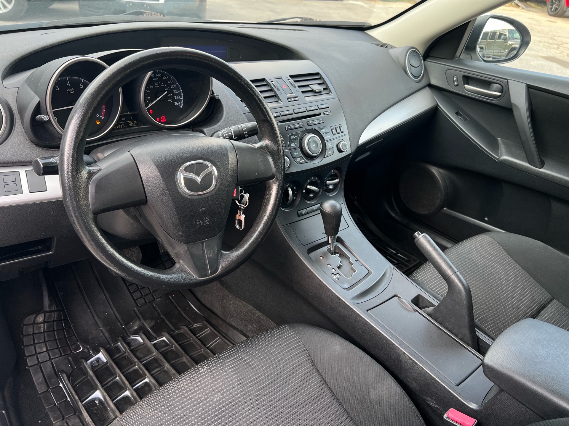 /autocainc/2012-Mazda-Mazda3-12480828099567542.jpg
