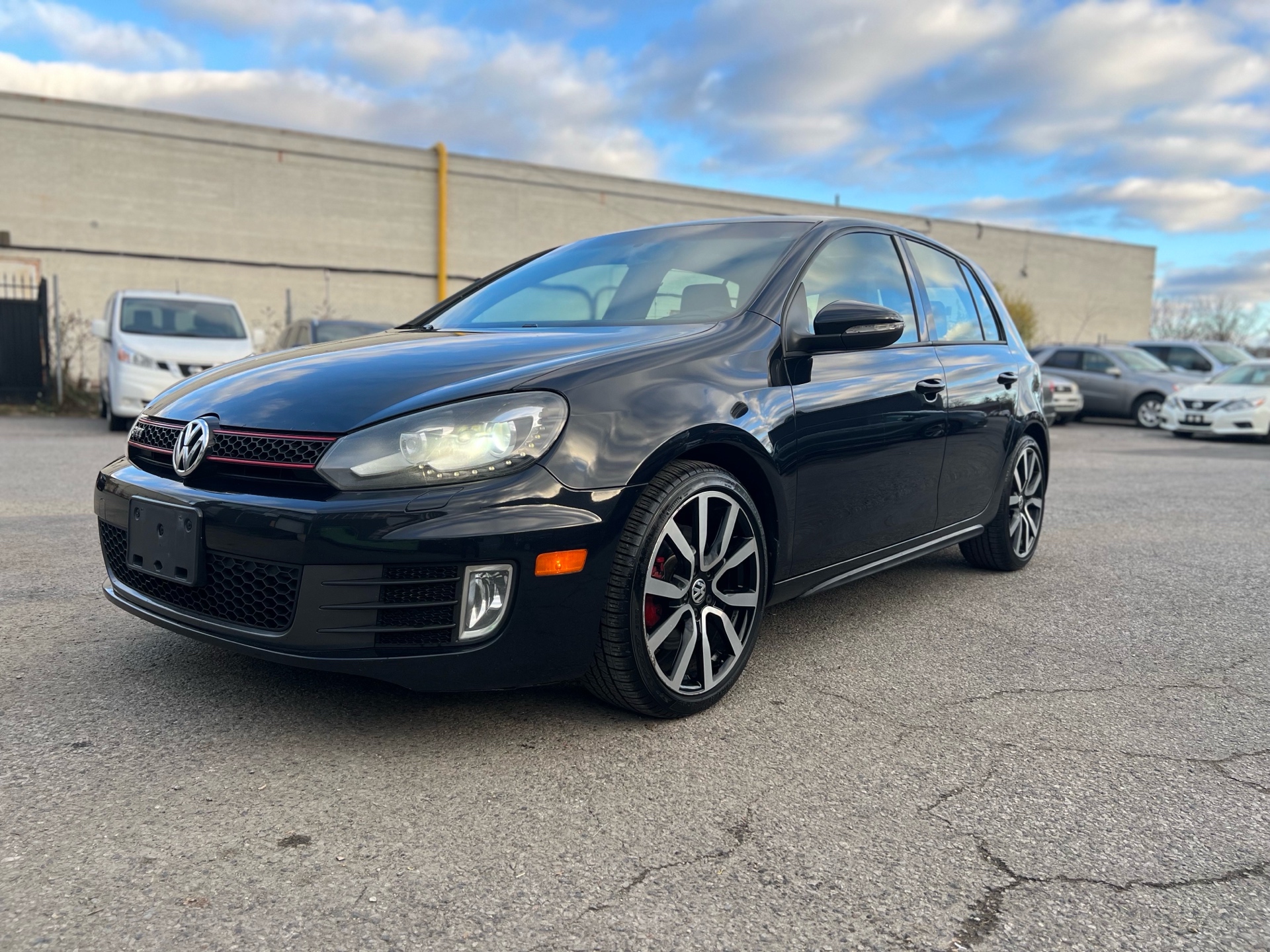 /autocainc/2012-Volkswagen-GolfGTI-14259258814282294.jpg