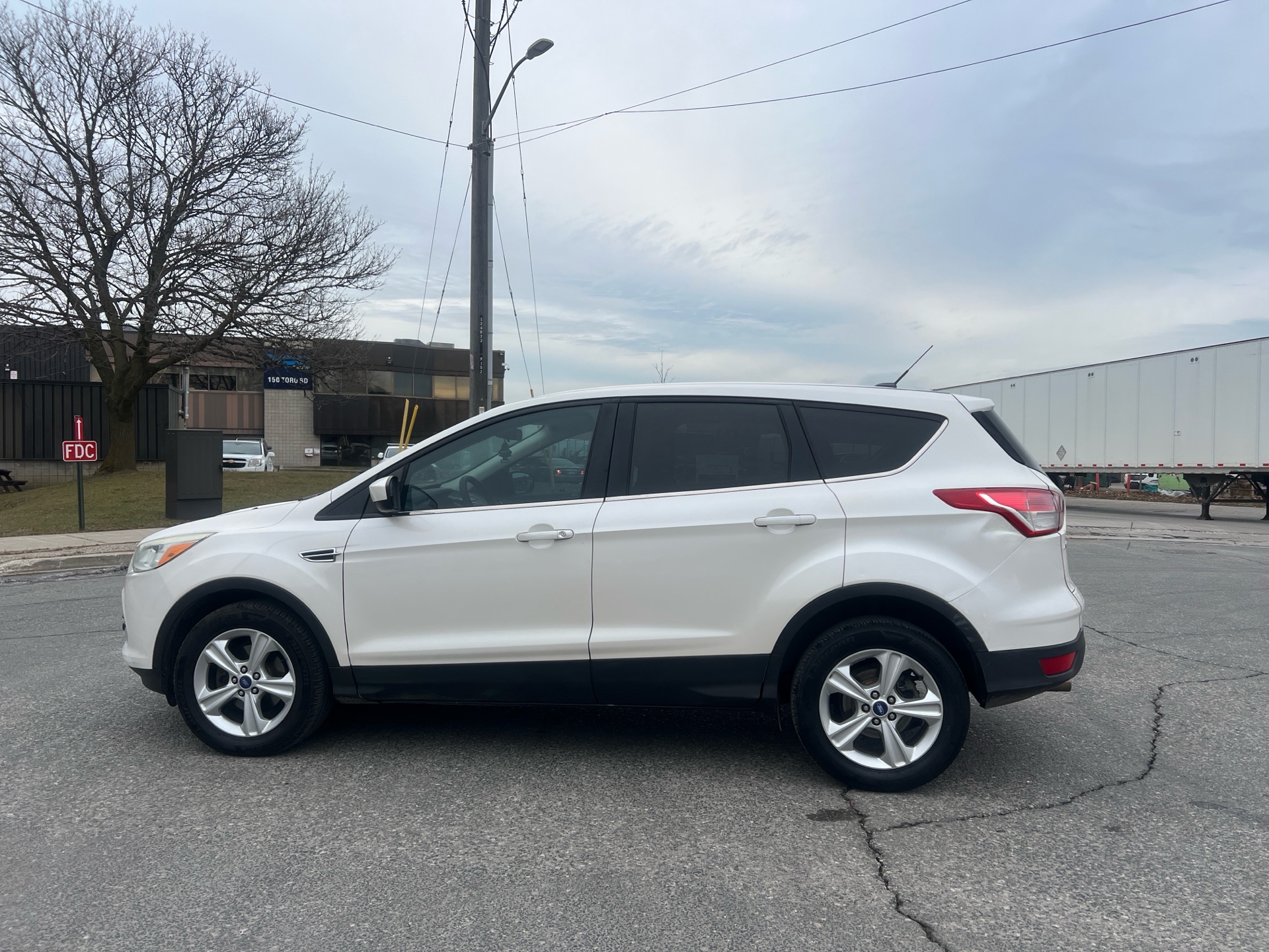/autocainc/2013-Ford-Escape-816143728213585.jpg