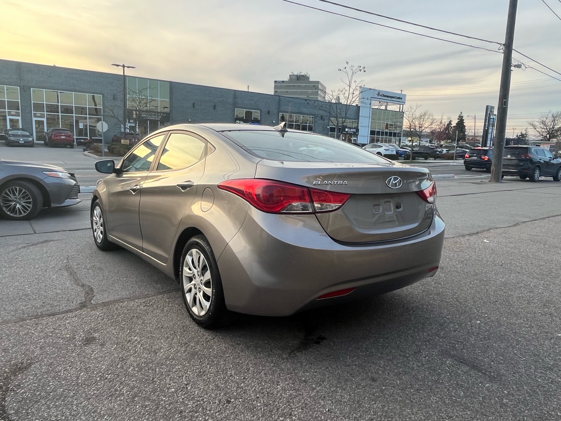 /autocainc/2013-Hyundai-Elantra-054073998453433525.jpg