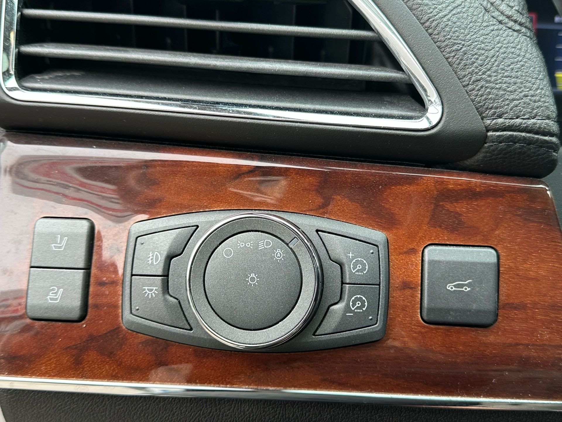 /autocainc/2013-Lincoln-MKX-973520101427628.jpg